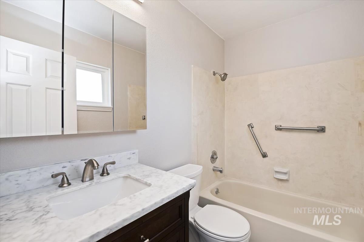 7091 W LIMELIGHT ST., Boise, Idaho 83714-2441, 3 Bedrooms, 2 Bathrooms, Residential For Sale, Price $429,900,MLS 98973910