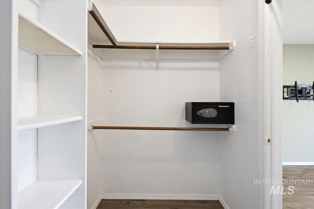 7091 W LIMELIGHT ST., Boise, Idaho 83714-2441, 3 Bedrooms, 2 Bathrooms, Residential For Sale, Price $429,900,MLS 98973910