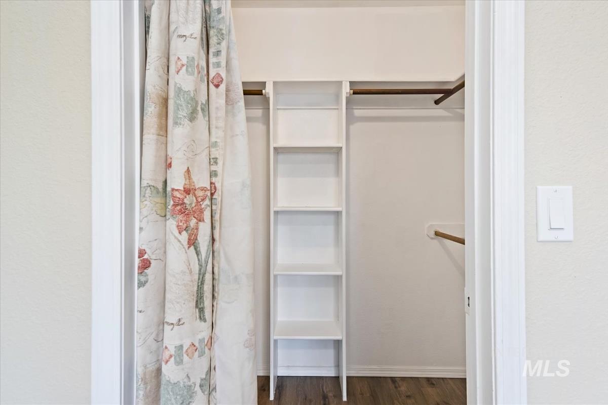 7091 W LIMELIGHT ST., Boise, Idaho 83714-2441, 3 Bedrooms, 2 Bathrooms, Residential For Sale, Price $429,900,MLS 98973910