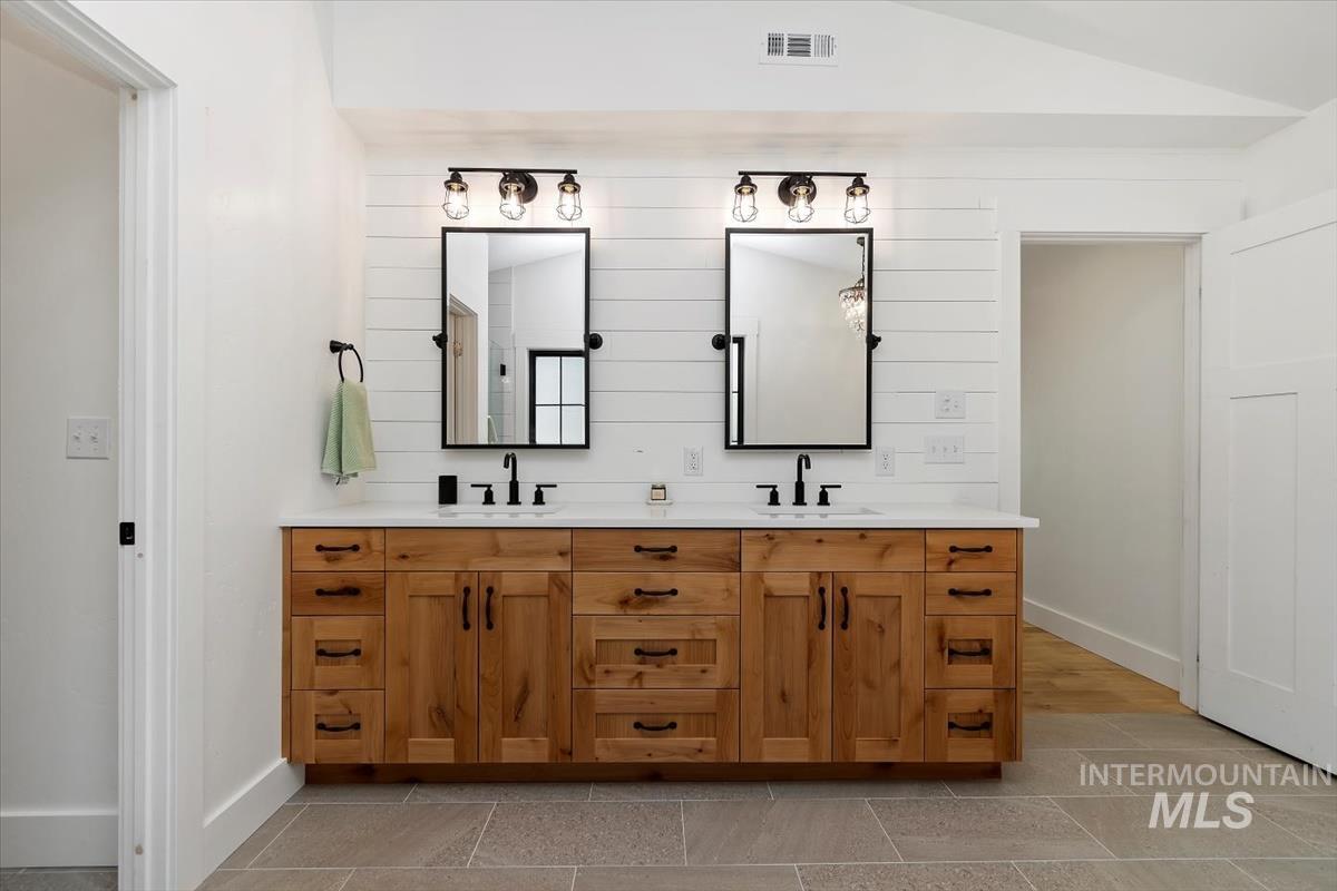 10200 W Scenic View, Star, Idaho 83669, 4 Bedrooms, 2.5 Bathrooms, Residential For Sale, Price $2,099,900,MLS 98973913