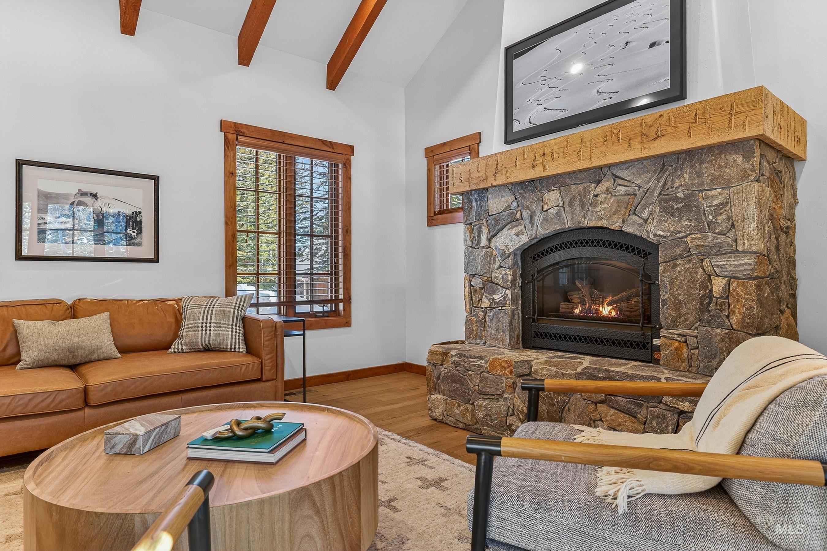 21 Rock Creek Court, Donnelly, Idaho 83615, 2 Bedrooms, 2.5 Bathrooms, Residential For Sale, Price $1,399,500,MLS 98973914