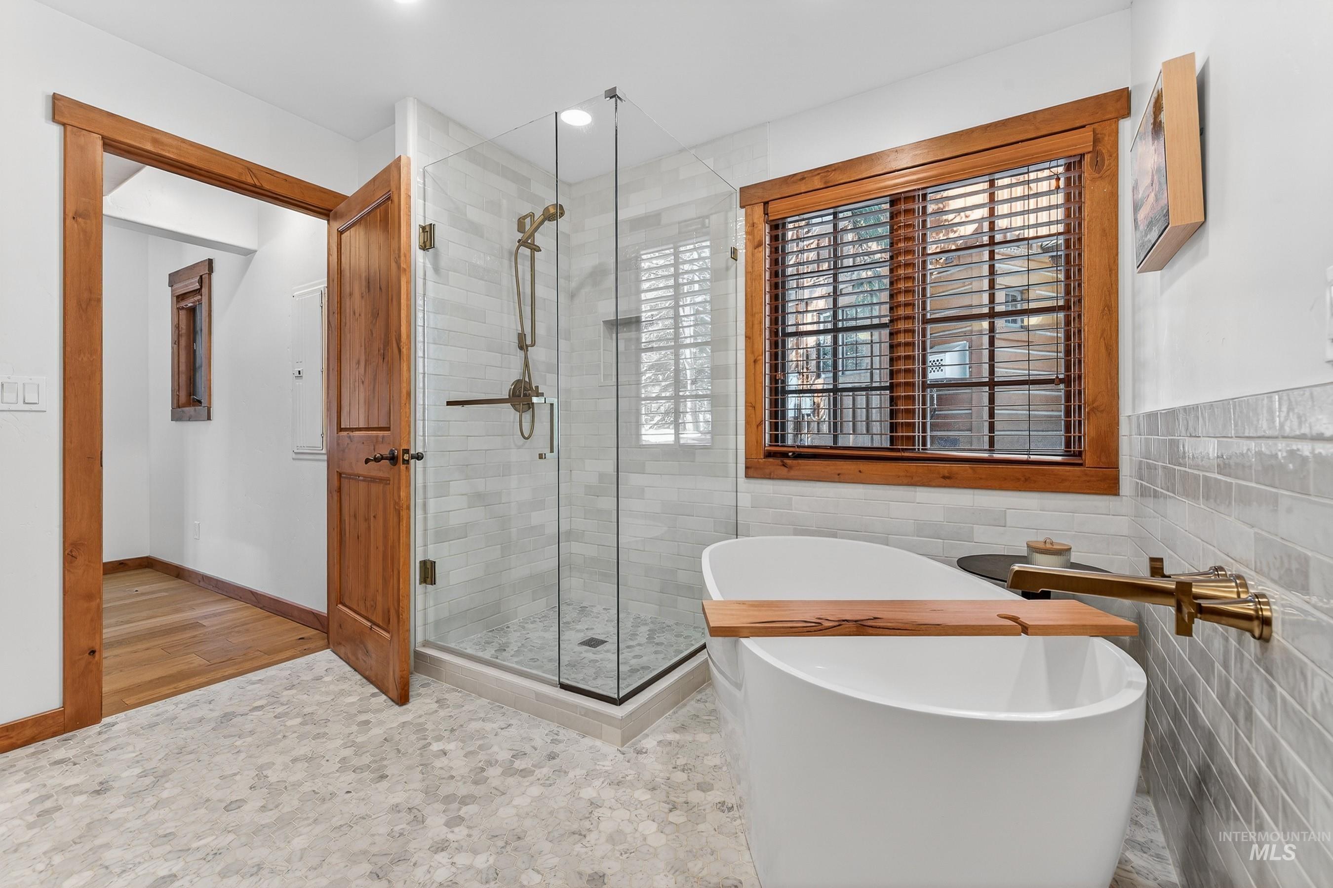 21 Rock Creek Court, Donnelly, Idaho 83615, 2 Bedrooms, 2.5 Bathrooms, Residential For Sale, Price $1,399,500,MLS 98973914