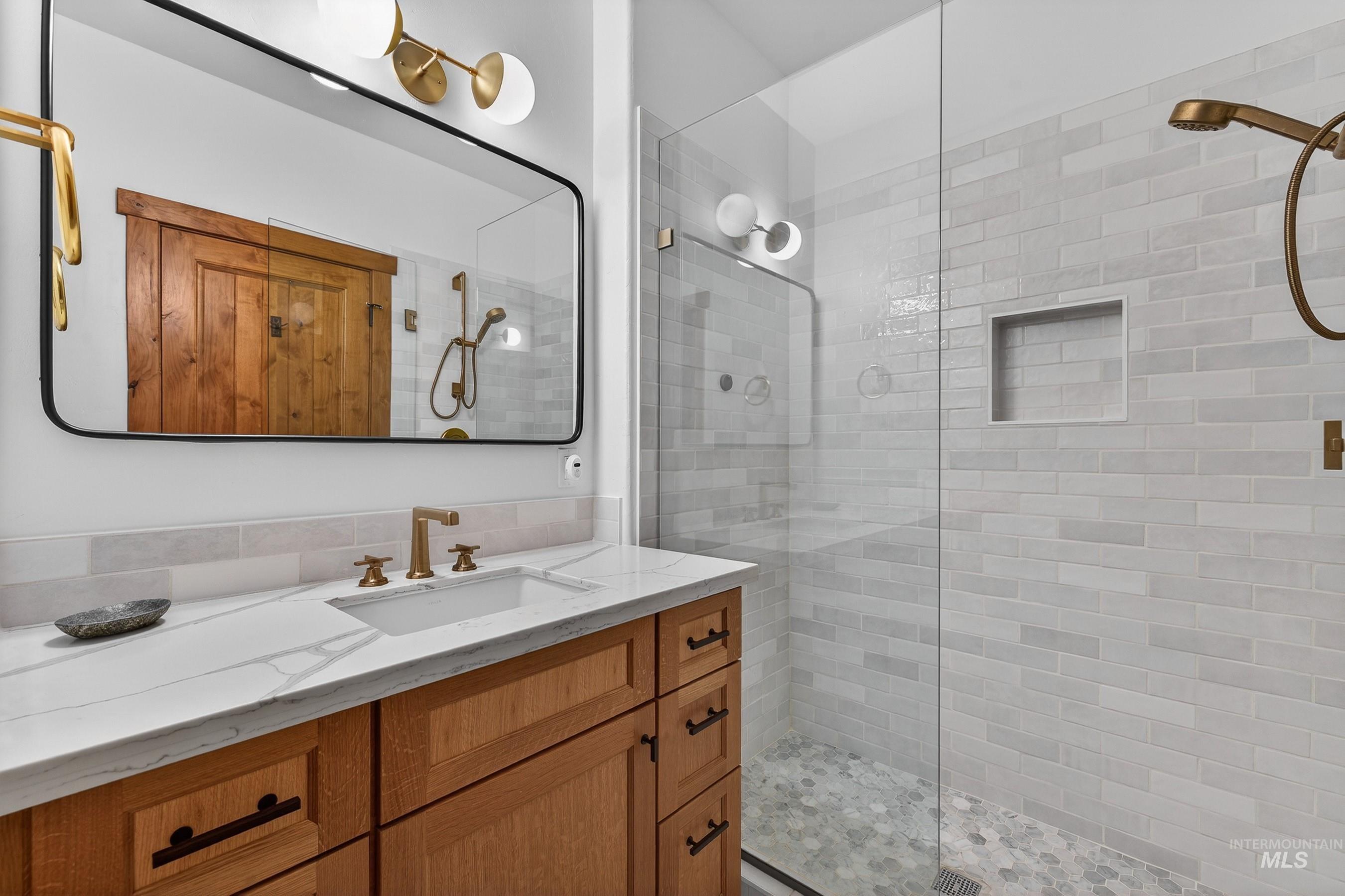 21 Rock Creek Court, Donnelly, Idaho 83615, 2 Bedrooms, 2.5 Bathrooms, Residential For Sale, Price $1,399,500,MLS 98973914