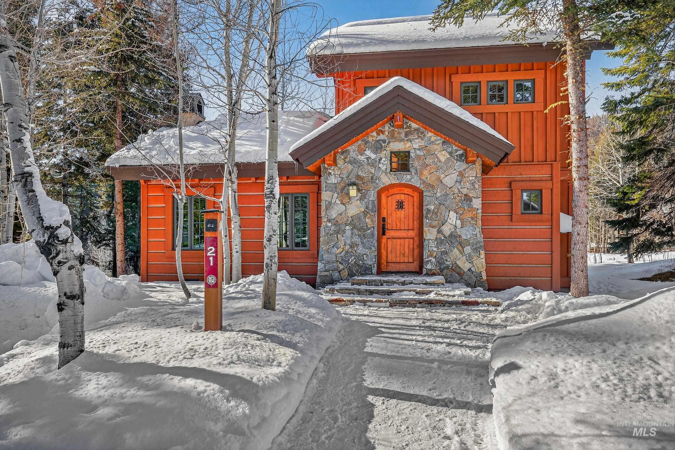 21 Rock Creek Court, Donnelly, Idaho 83615, 2 Bedrooms, 2.5 Bathrooms, Residential For Sale, Price $1,399,500,MLS 98973914