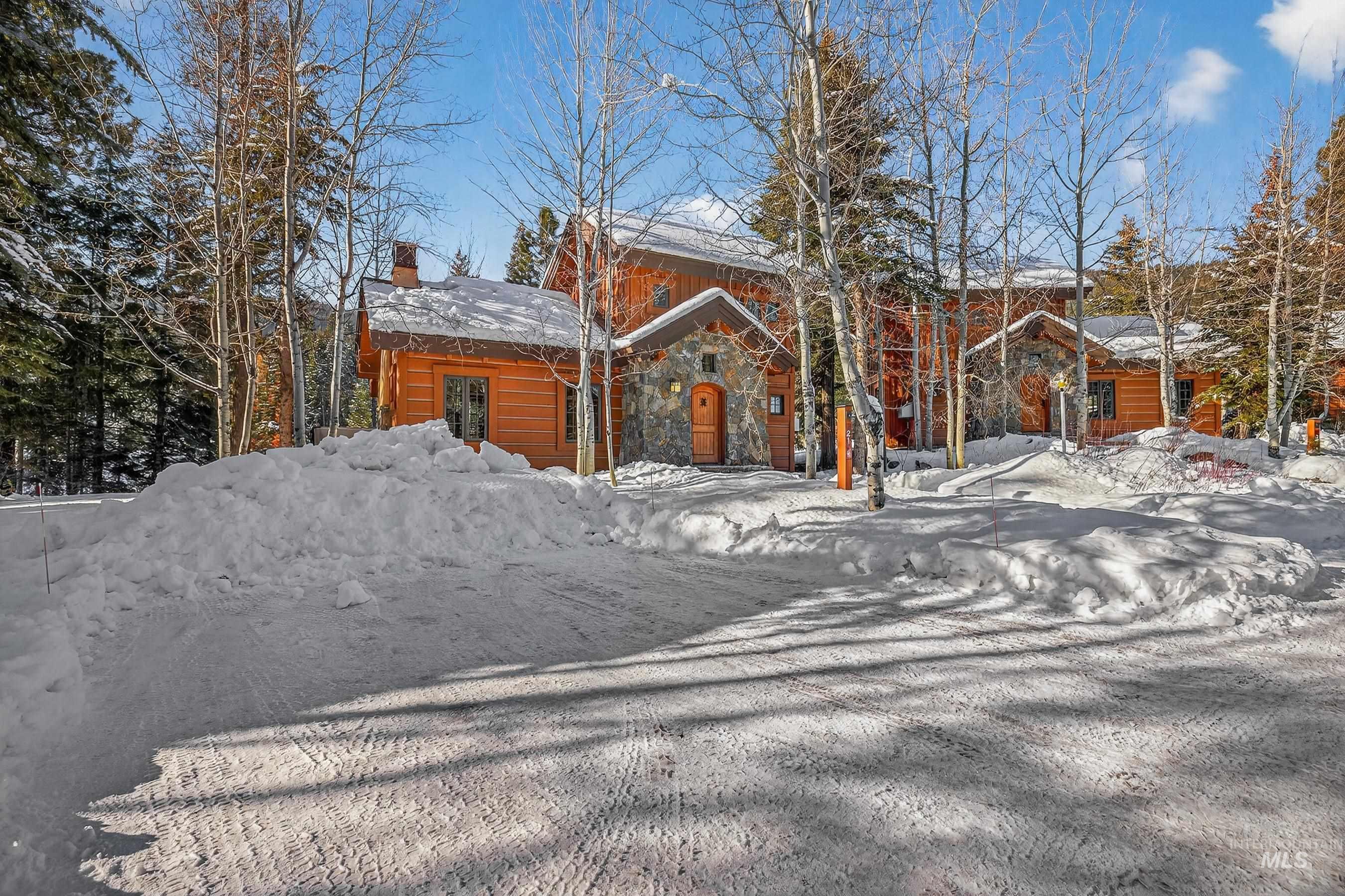 21 Rock Creek Court, Donnelly, Idaho 83615, 2 Bedrooms, 2.5 Bathrooms, Residential For Sale, Price $1,399,500,MLS 98973914