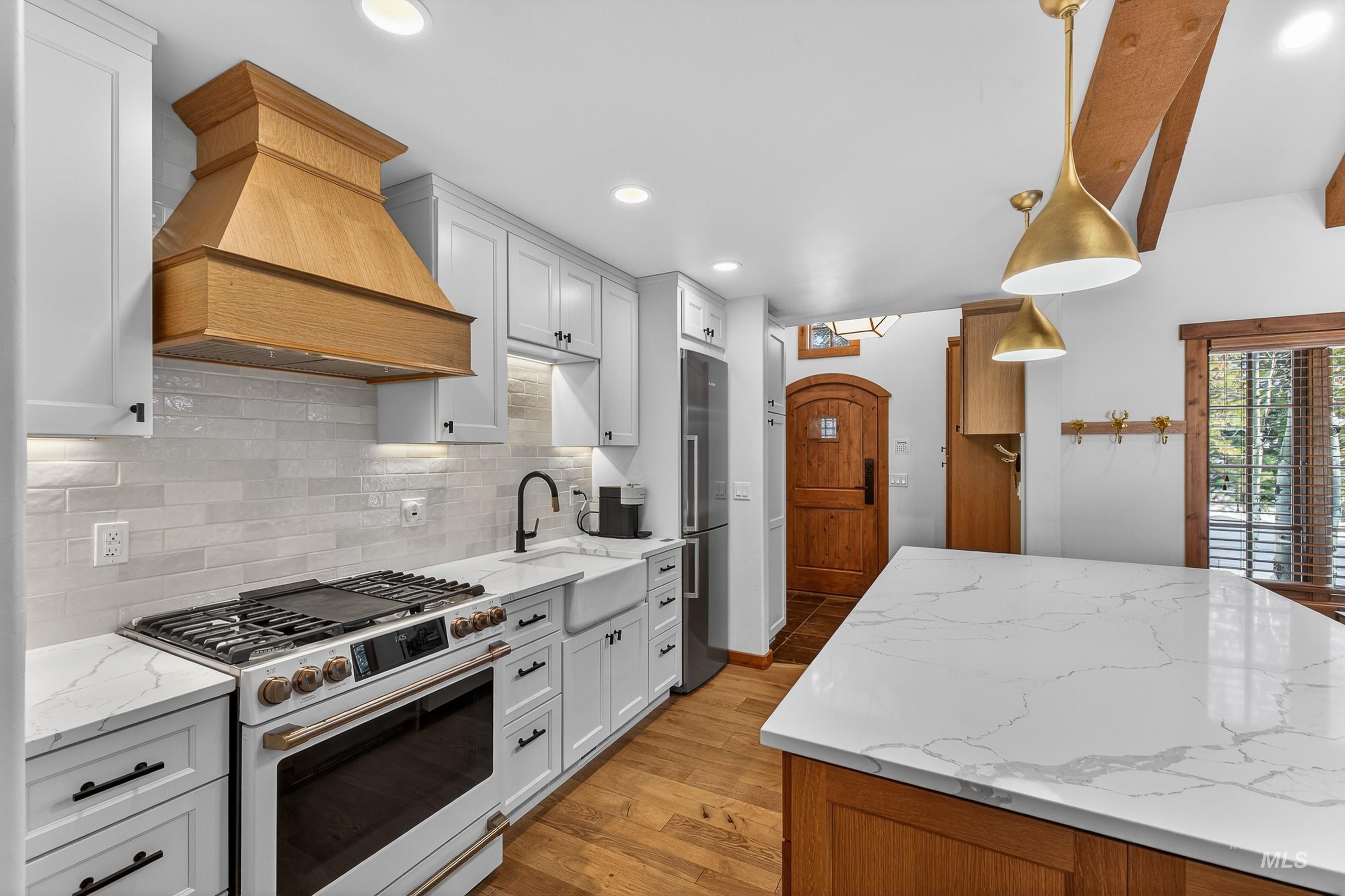 21 Rock Creek Court, Donnelly, Idaho 83615, 2 Bedrooms, 2.5 Bathrooms, Residential For Sale, Price $1,399,500,MLS 98973914