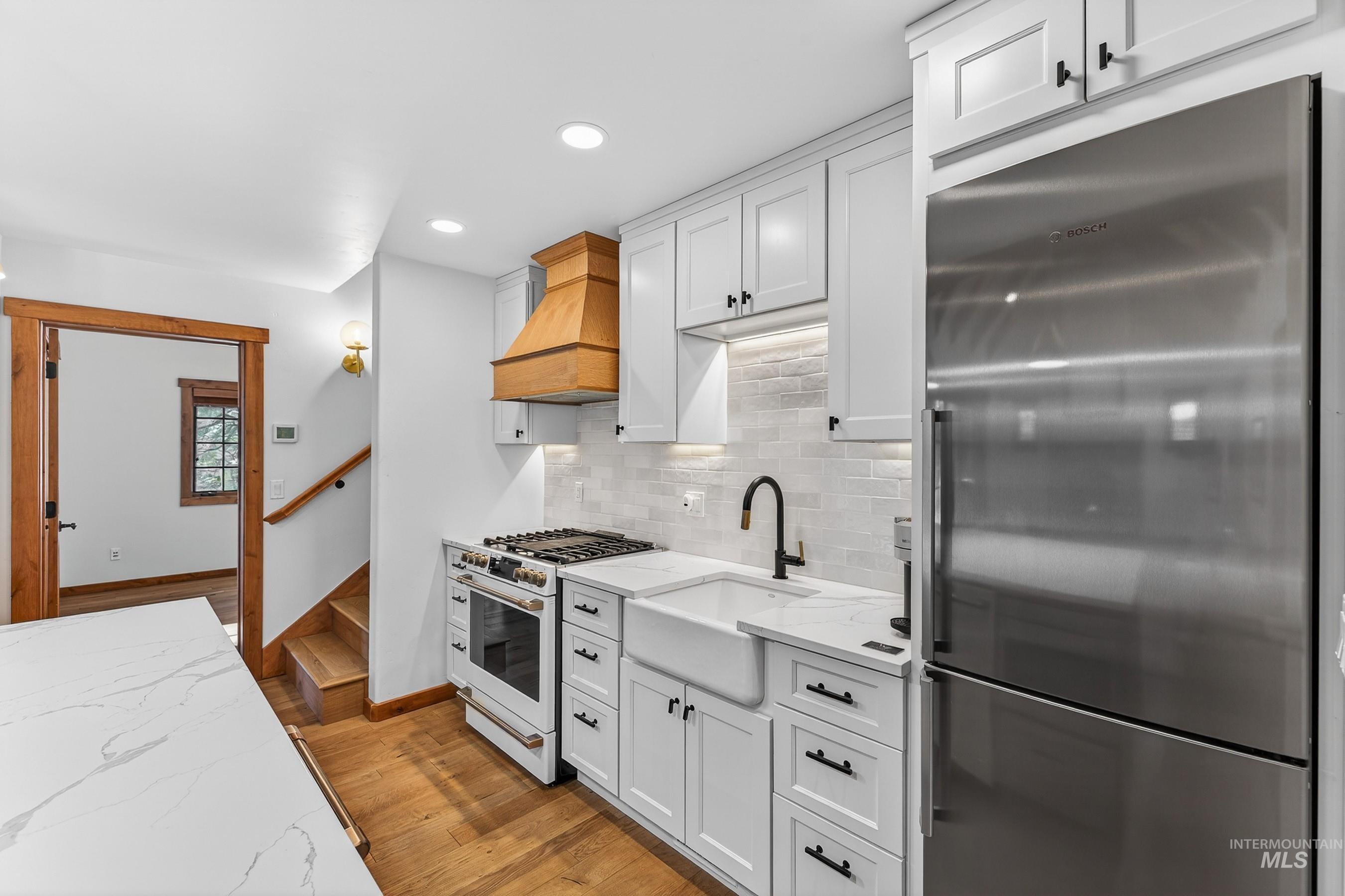 21 Rock Creek Court, Donnelly, Idaho 83615, 2 Bedrooms, 2.5 Bathrooms, Residential For Sale, Price $1,399,500,MLS 98973914