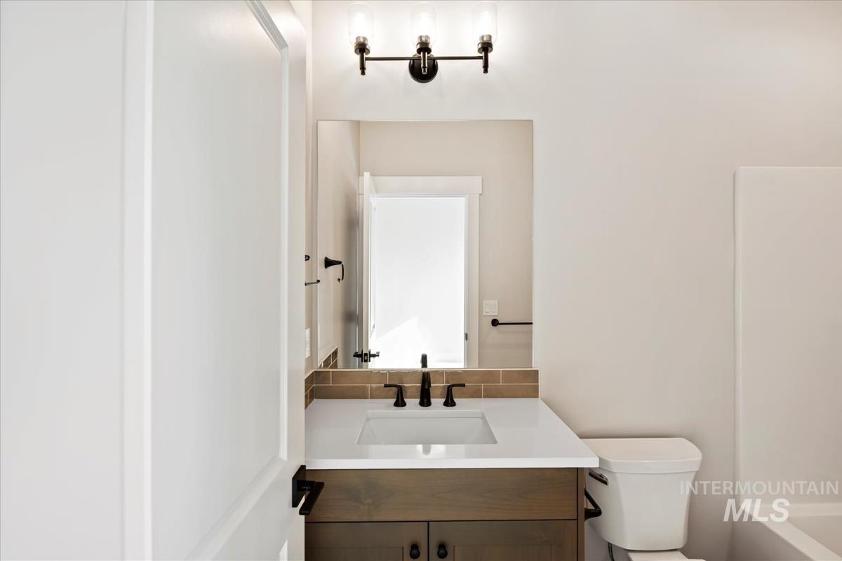 6427 N Barholm Ln, Eagle, Idaho 83616, 4 Bedrooms, 3 Bathrooms, Residential For Sale, Price $649,880, 98973915