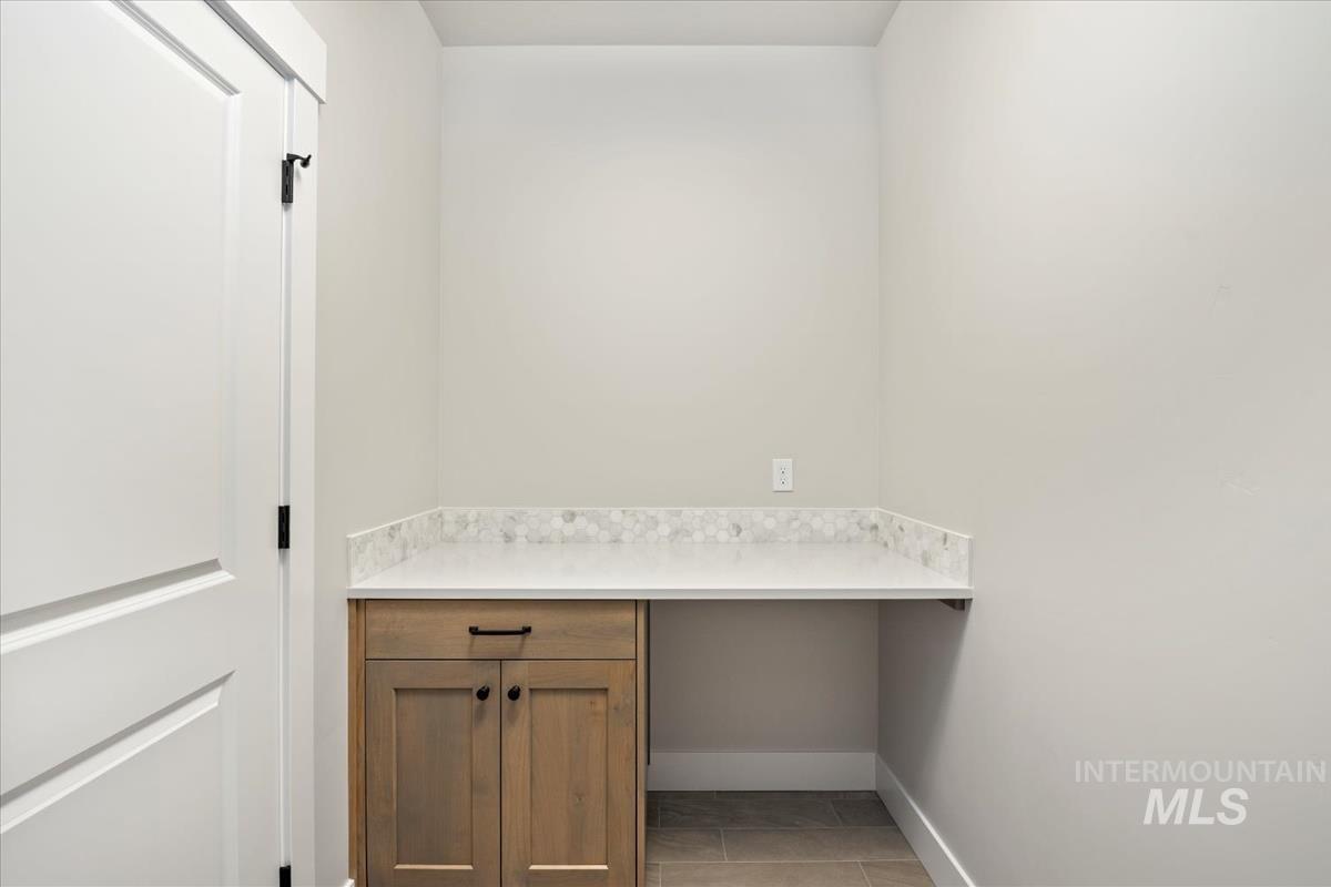 6427 N Barholm Ln, Eagle, Idaho 83616, 4 Bedrooms, 3 Bathrooms, Residential For Sale, Price $649,880, 98973915