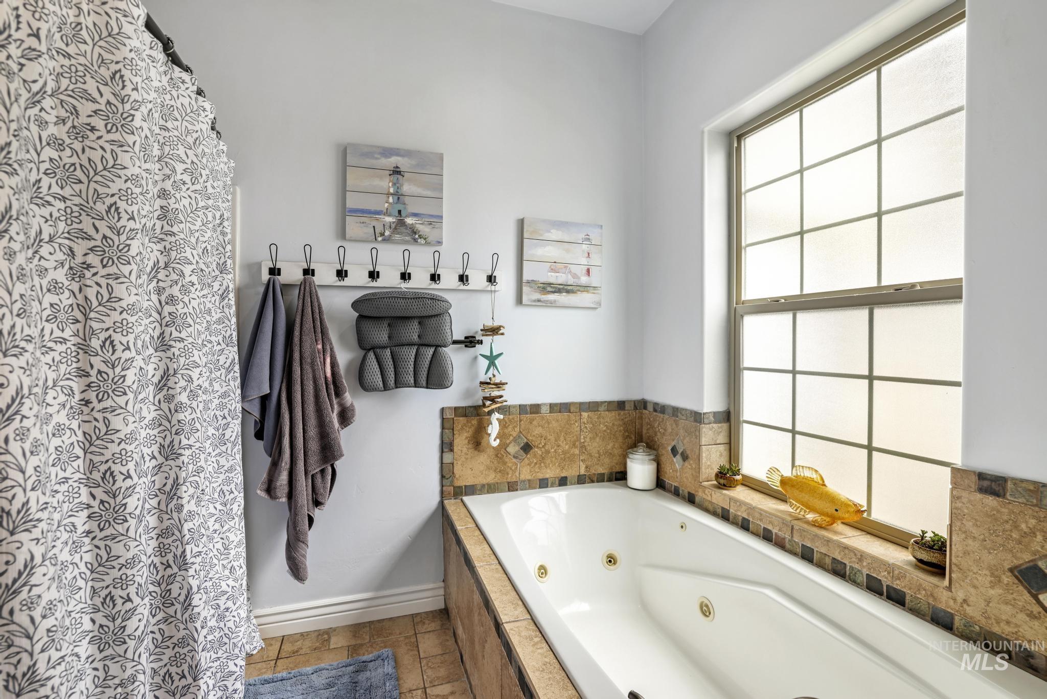 1601 N McKinley, Jerome, Idaho 83338, 4 Bedrooms, 2.5 Bathrooms, Residential For Sale, Price $479,900,MLS 98973917