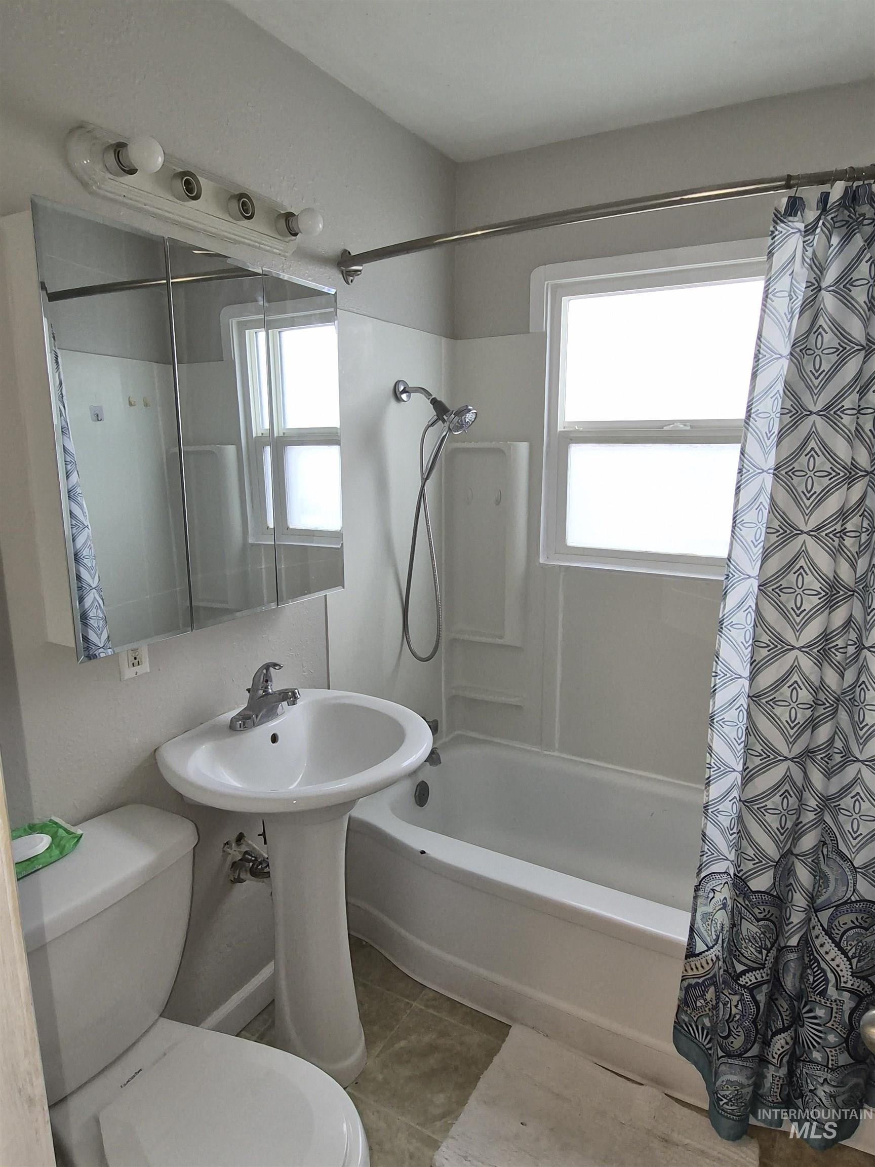 1030 Everett Ave, Pocatello, Idaho 83201, 3 Bedrooms, 1 Bathroom, Residential For Sale, Price $250,000,MLS 98973919