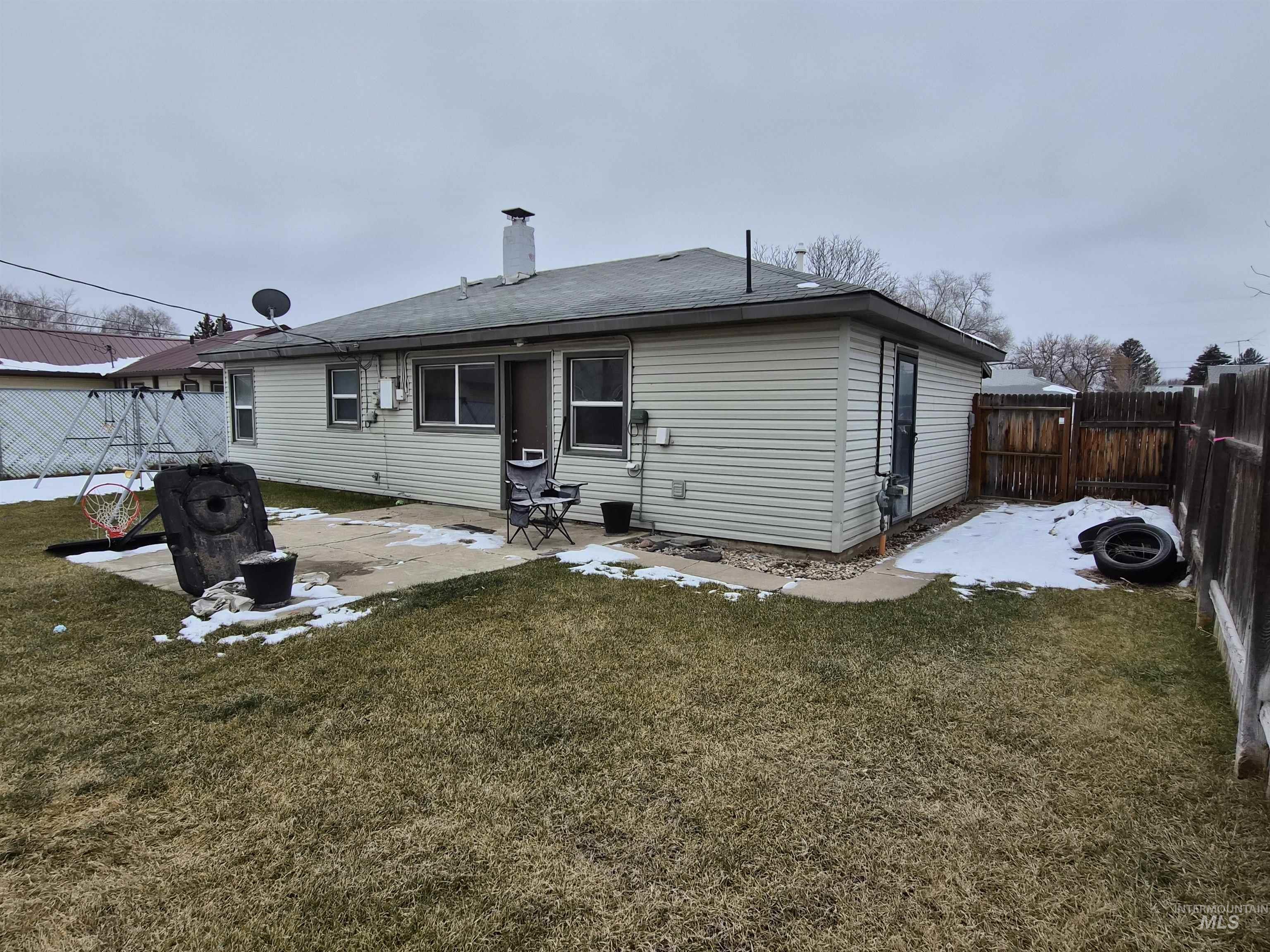 1030 Everett Ave, Pocatello, Idaho 83201, 3 Bedrooms, 1 Bathroom, Residential For Sale, Price $250,000,MLS 98973919