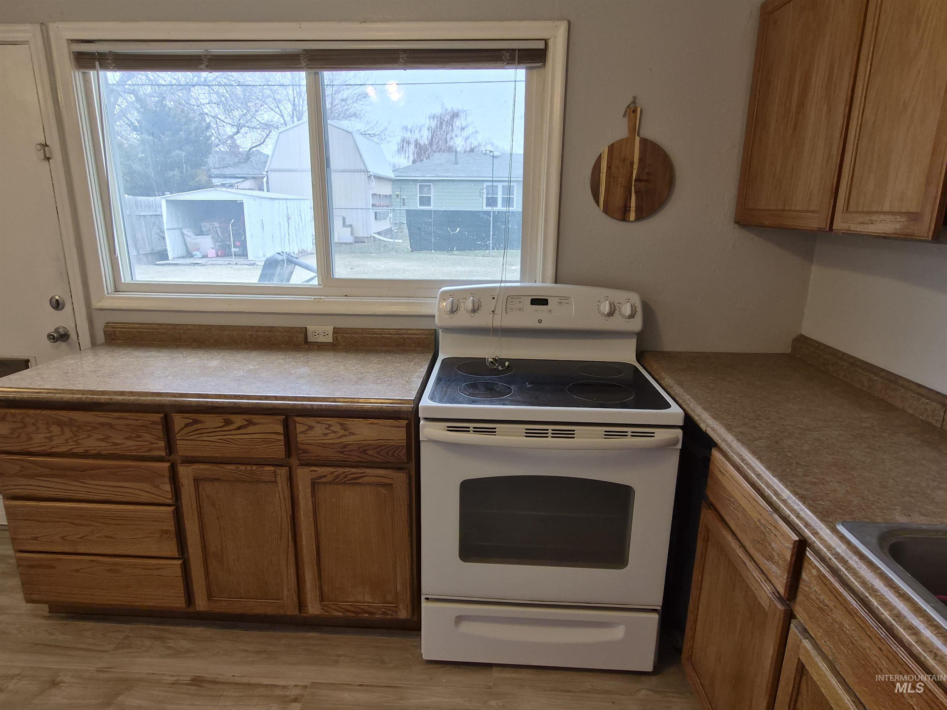 1030 Everett Ave, Pocatello, Idaho 83201, 3 Bedrooms, 1 Bathroom, Residential For Sale, Price $250,000,MLS 98973919