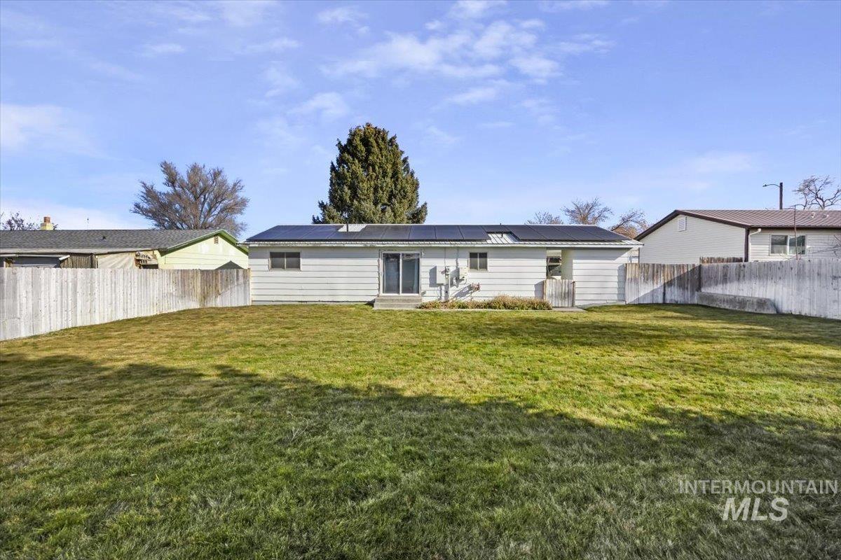 125 Sunset Circle, Buhl, Idaho 83216, 3 Bedrooms, 1.5 Bathrooms, Residential For Sale, Price $160,000,MLS 98973923