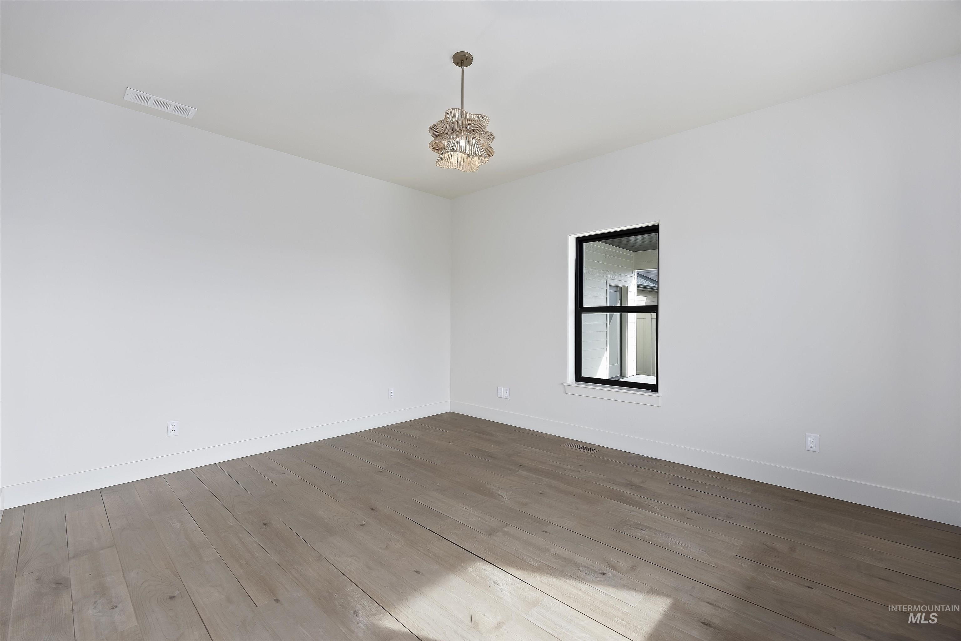 645 Canyon Crest Drive W, Twin Falls, Idaho 83301, 5 Bedrooms, 3.5 Bathrooms, Residential For Sale, Price $735,000,MLS 98973924