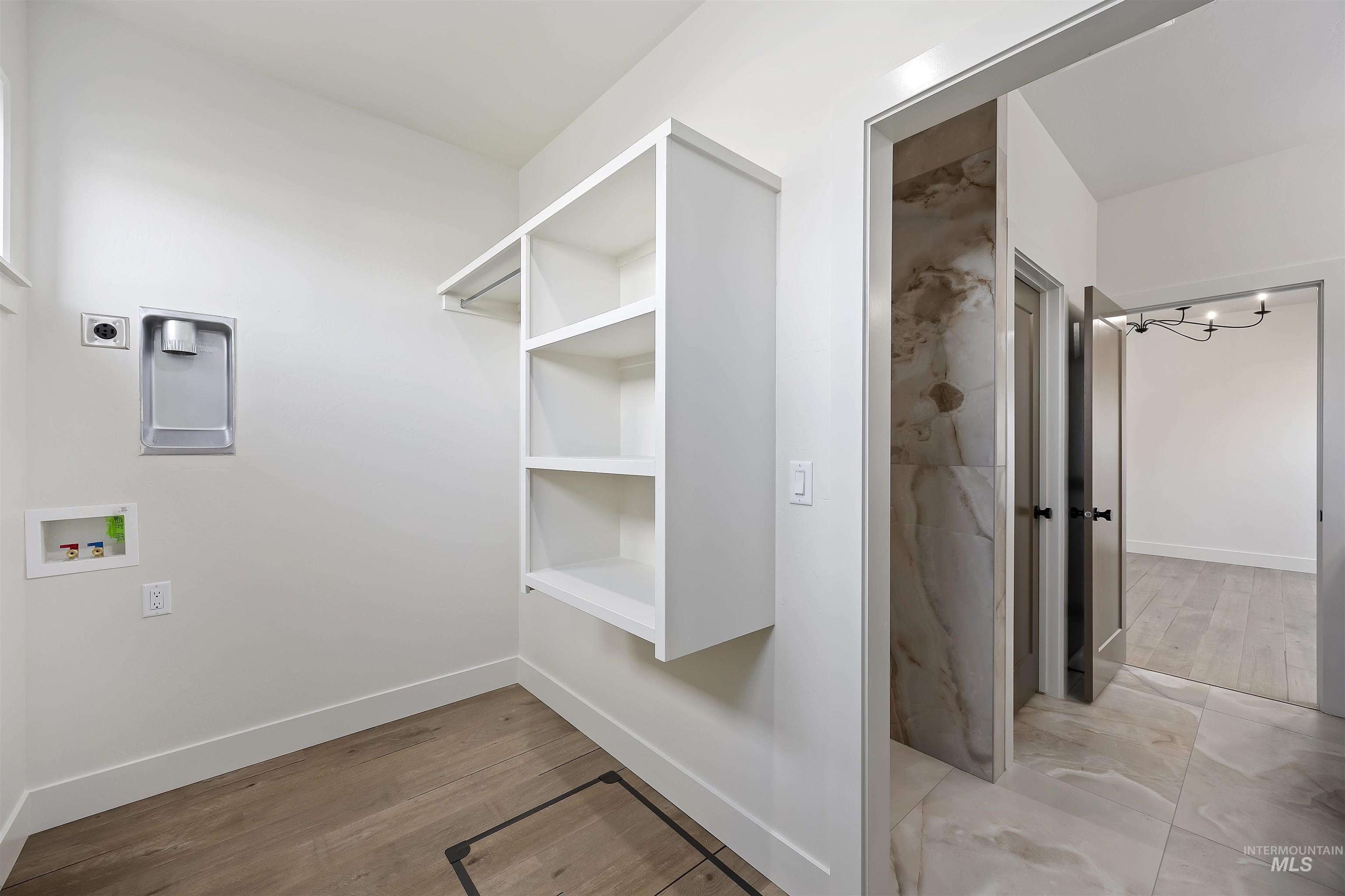 645 Canyon Crest Drive W, Twin Falls, Idaho 83301, 5 Bedrooms, 3.5 Bathrooms, Residential For Sale, Price $735,000,MLS 98973924