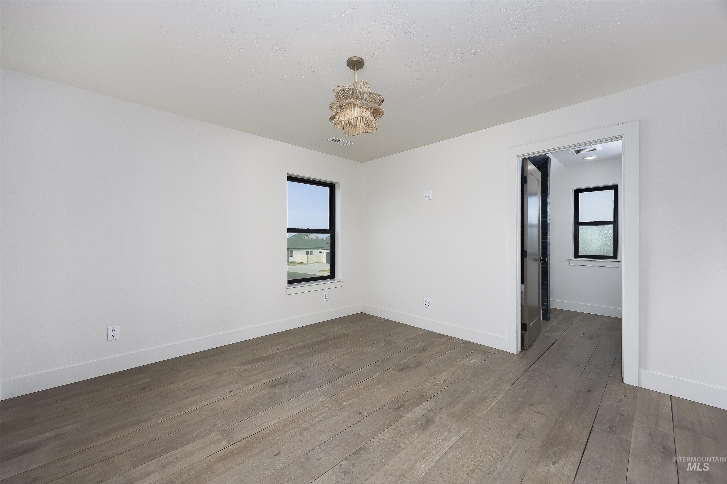 645 Canyon Crest Drive W, Twin Falls, Idaho 83301, 5 Bedrooms, 3.5 Bathrooms, Residential For Sale, Price $735,000,MLS 98973924