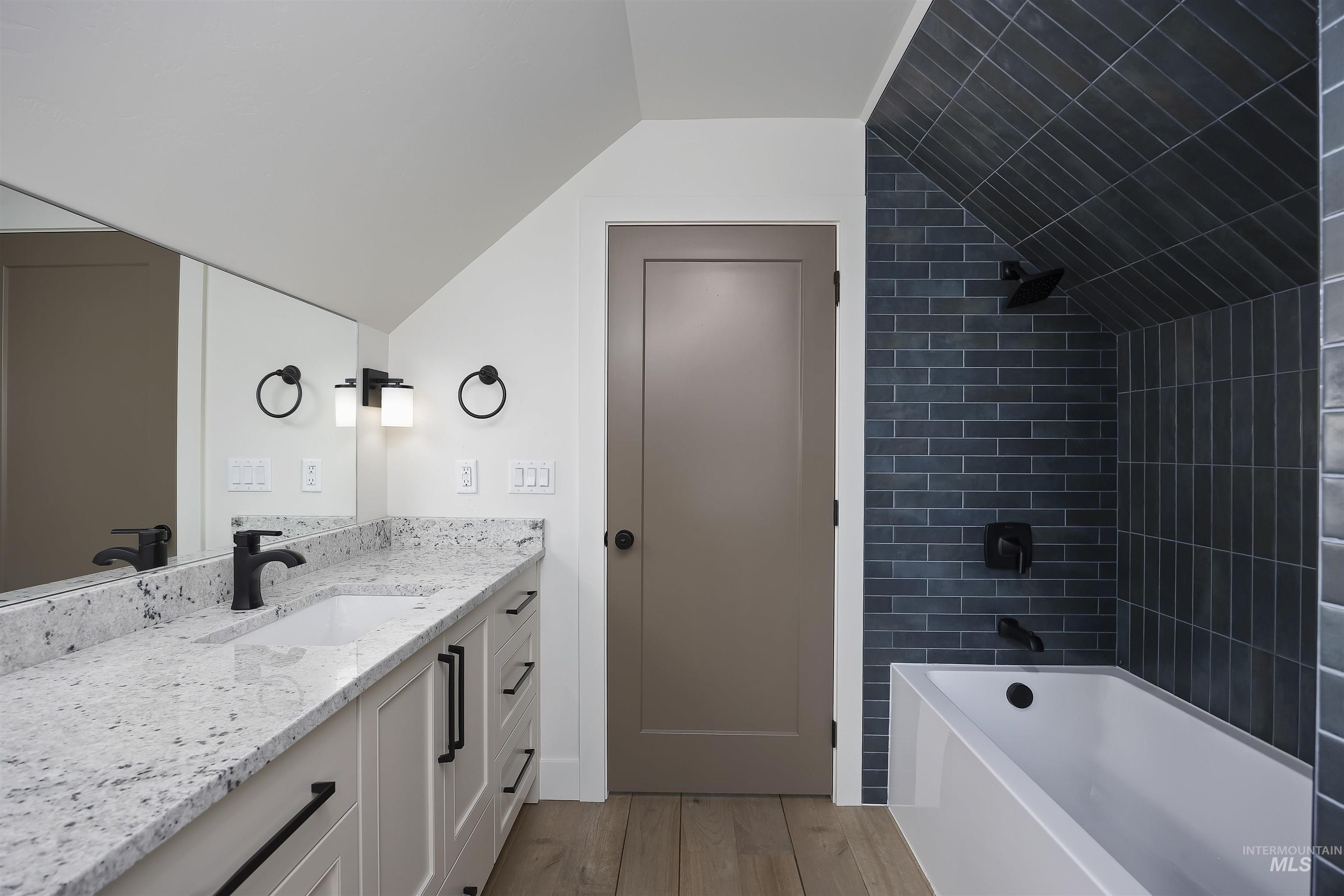 645 Canyon Crest Drive W, Twin Falls, Idaho 83301, 5 Bedrooms, 3.5 Bathrooms, Residential For Sale, Price $735,000,MLS 98973924