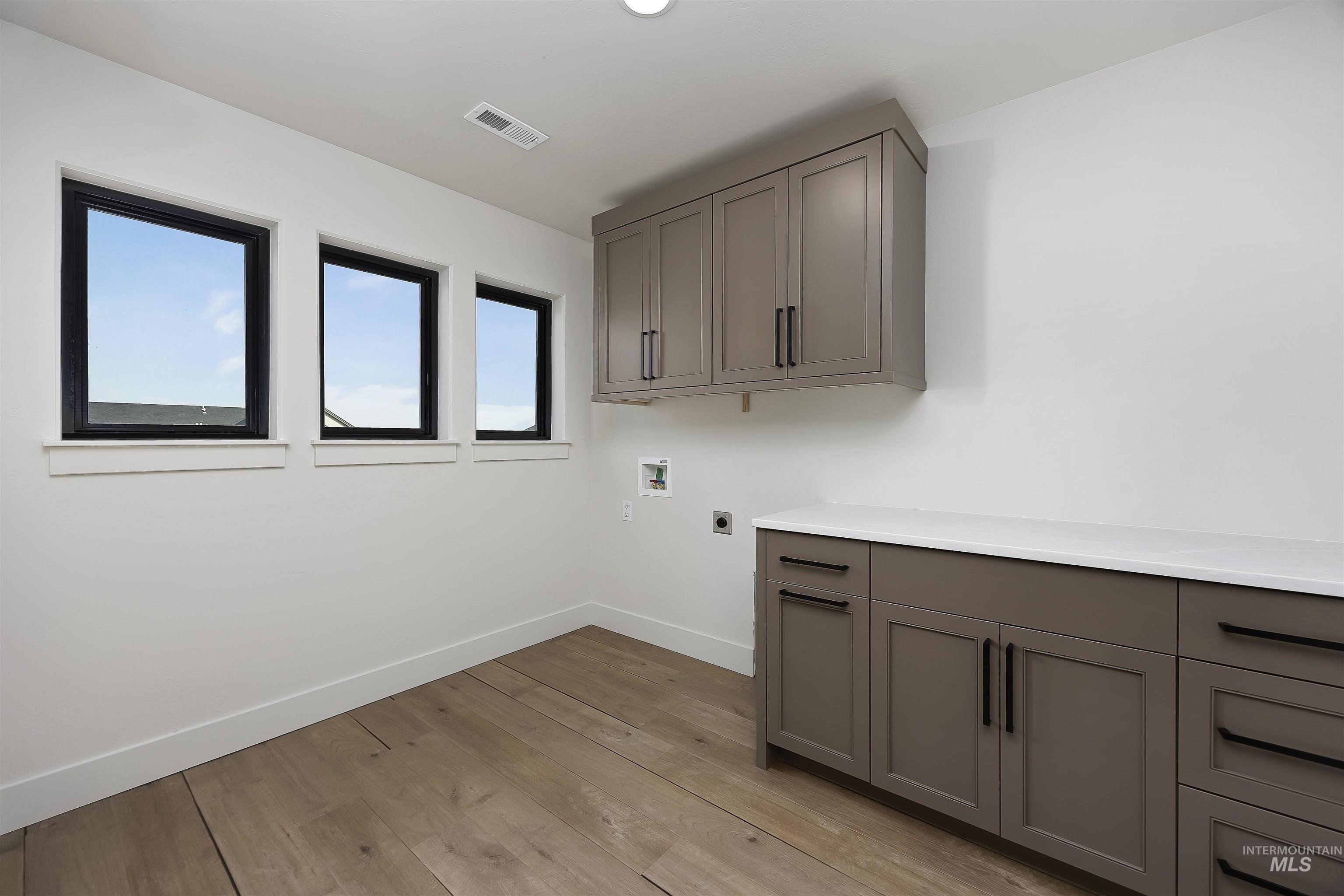 645 Canyon Crest Drive W, Twin Falls, Idaho 83301, 5 Bedrooms, 3.5 Bathrooms, Residential For Sale, Price $735,000,MLS 98973924