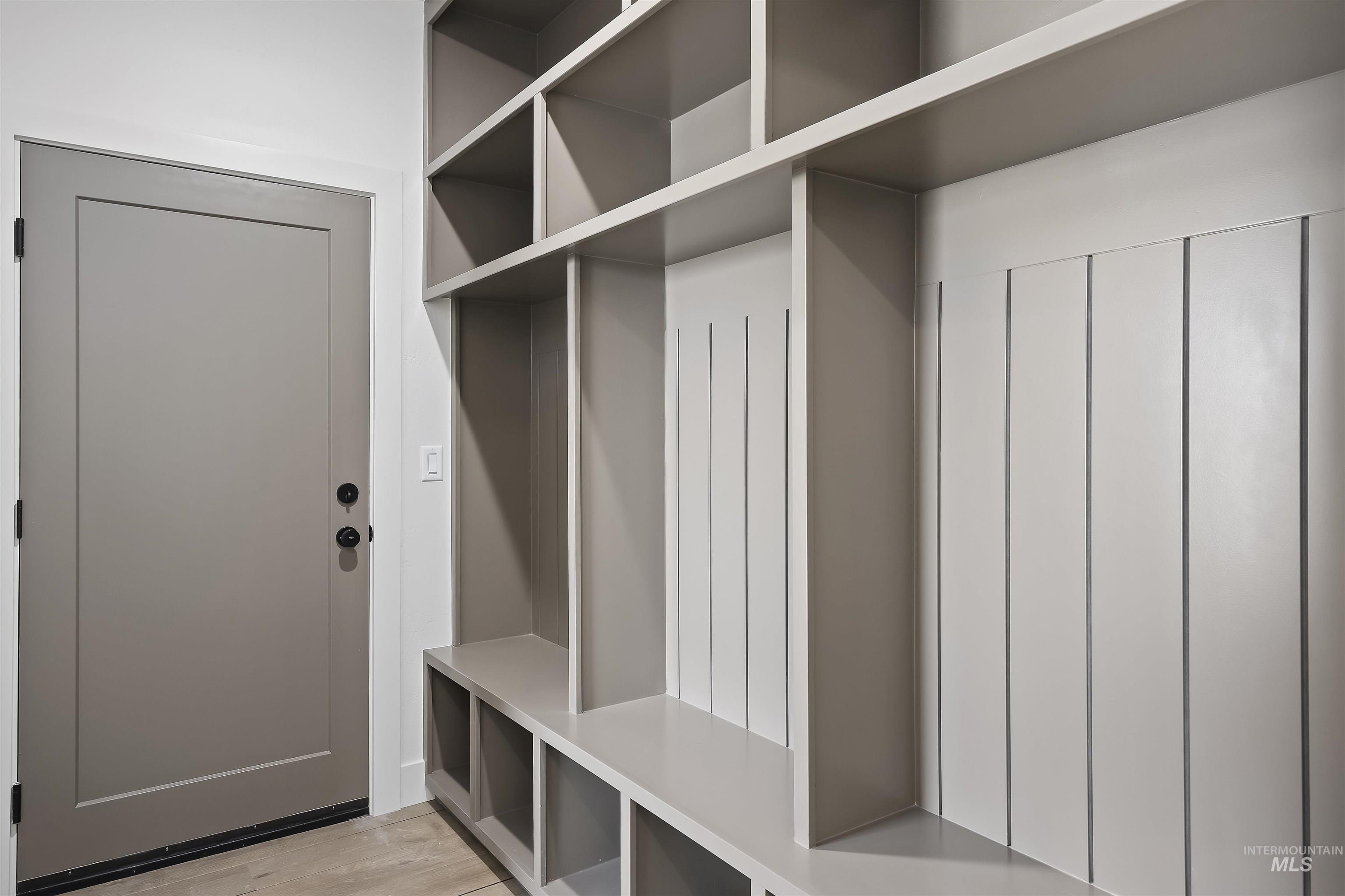 645 Canyon Crest Drive W, Twin Falls, Idaho 83301, 5 Bedrooms, 3.5 Bathrooms, Residential For Sale, Price $735,000,MLS 98973924