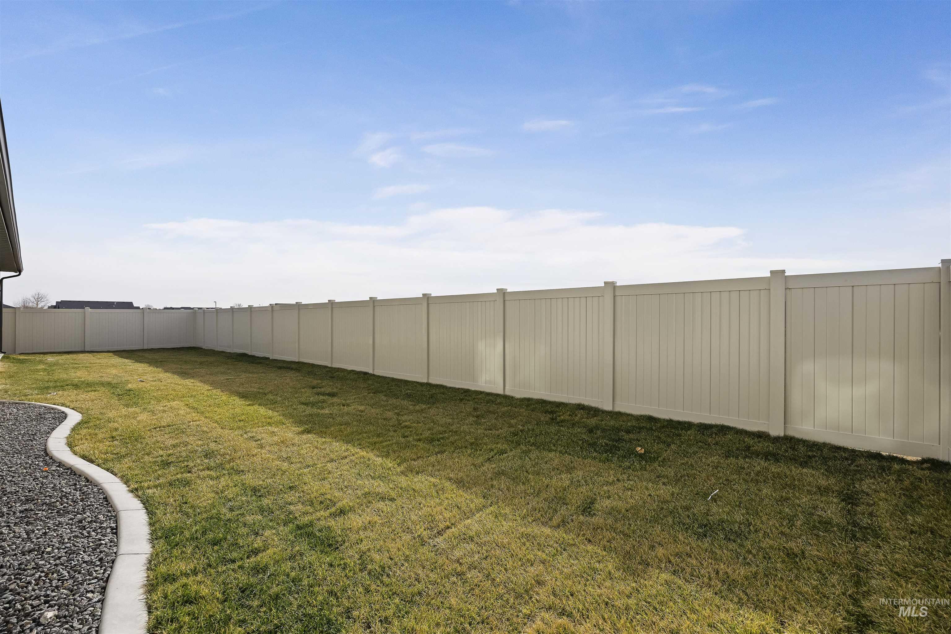 645 Canyon Crest Drive W, Twin Falls, Idaho 83301, 5 Bedrooms, 3.5 Bathrooms, Residential For Sale, Price $735,000,MLS 98973924