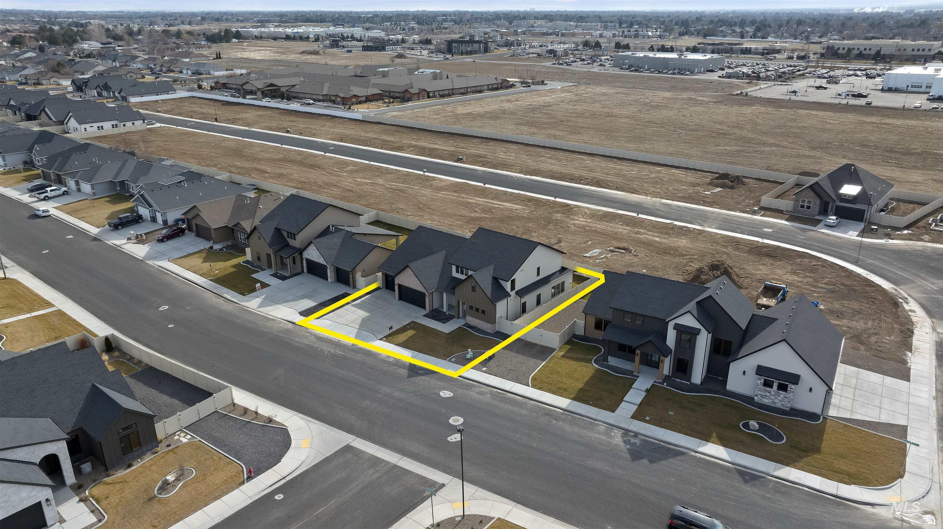 645 Canyon Crest Drive W, Twin Falls, Idaho 83301, 5 Bedrooms, 3.5 Bathrooms, Residential For Sale, Price $735,000,MLS 98973924