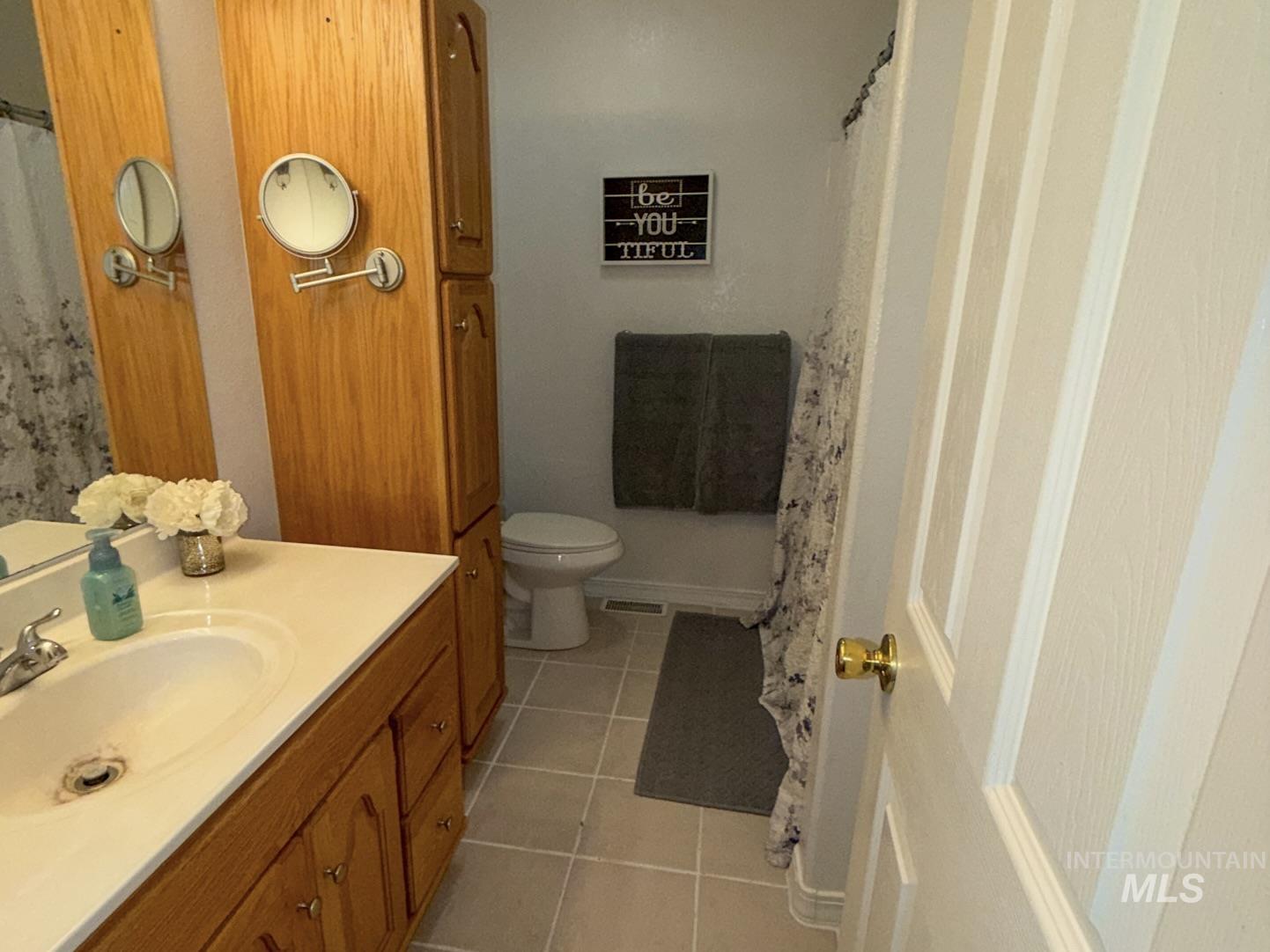 422 Parish Ct., Burley, Idaho 83318, 3 Bedrooms, 2 Bathrooms, Residential For Sale, Price $295,000,MLS 98973925