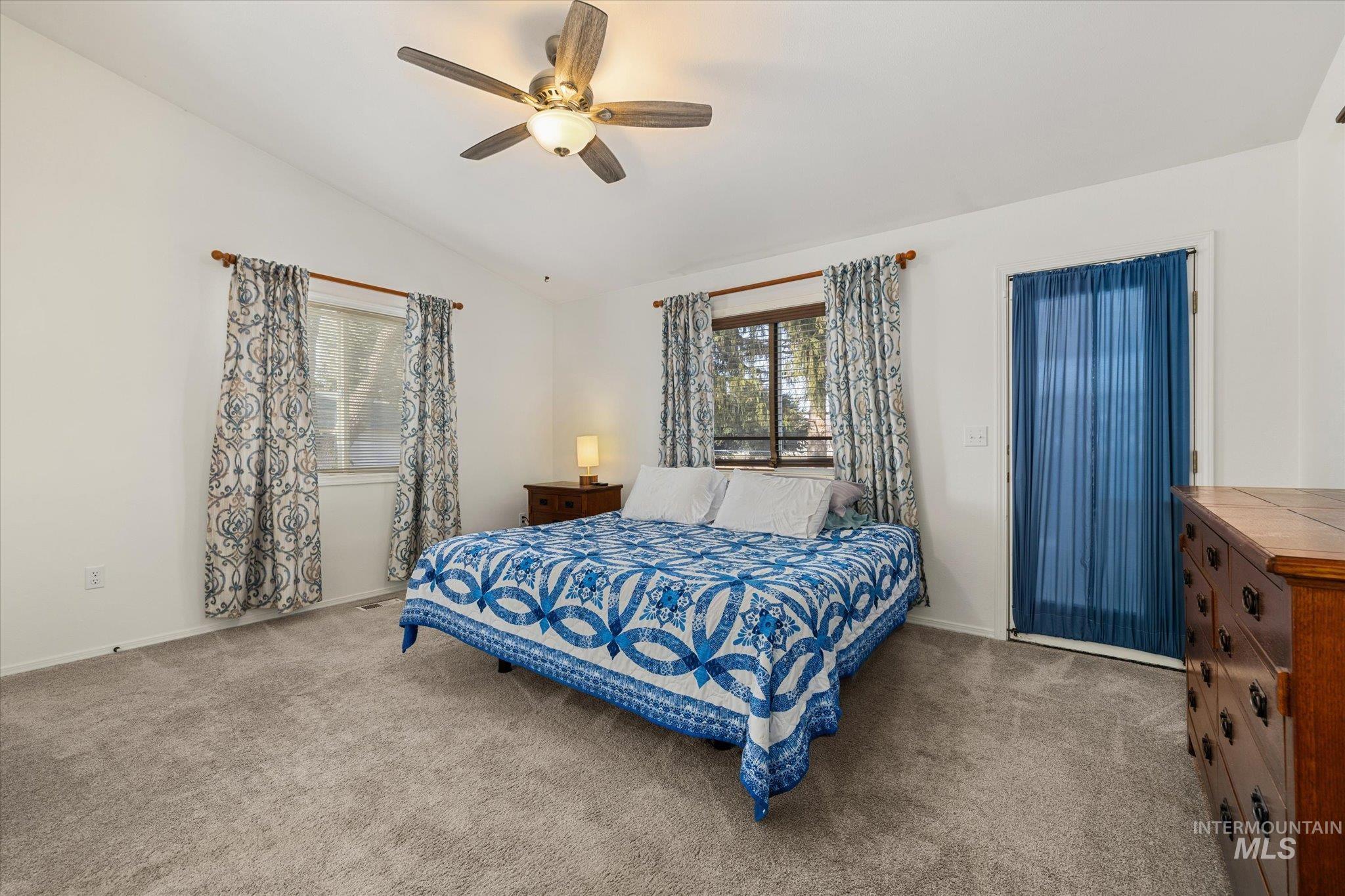 2700 E Iowa Ave, Nampa, Idaho 83686-7184, 3 Bedrooms, 2 Bathrooms, Residential For Sale, Price $359,000,MLS 98973929