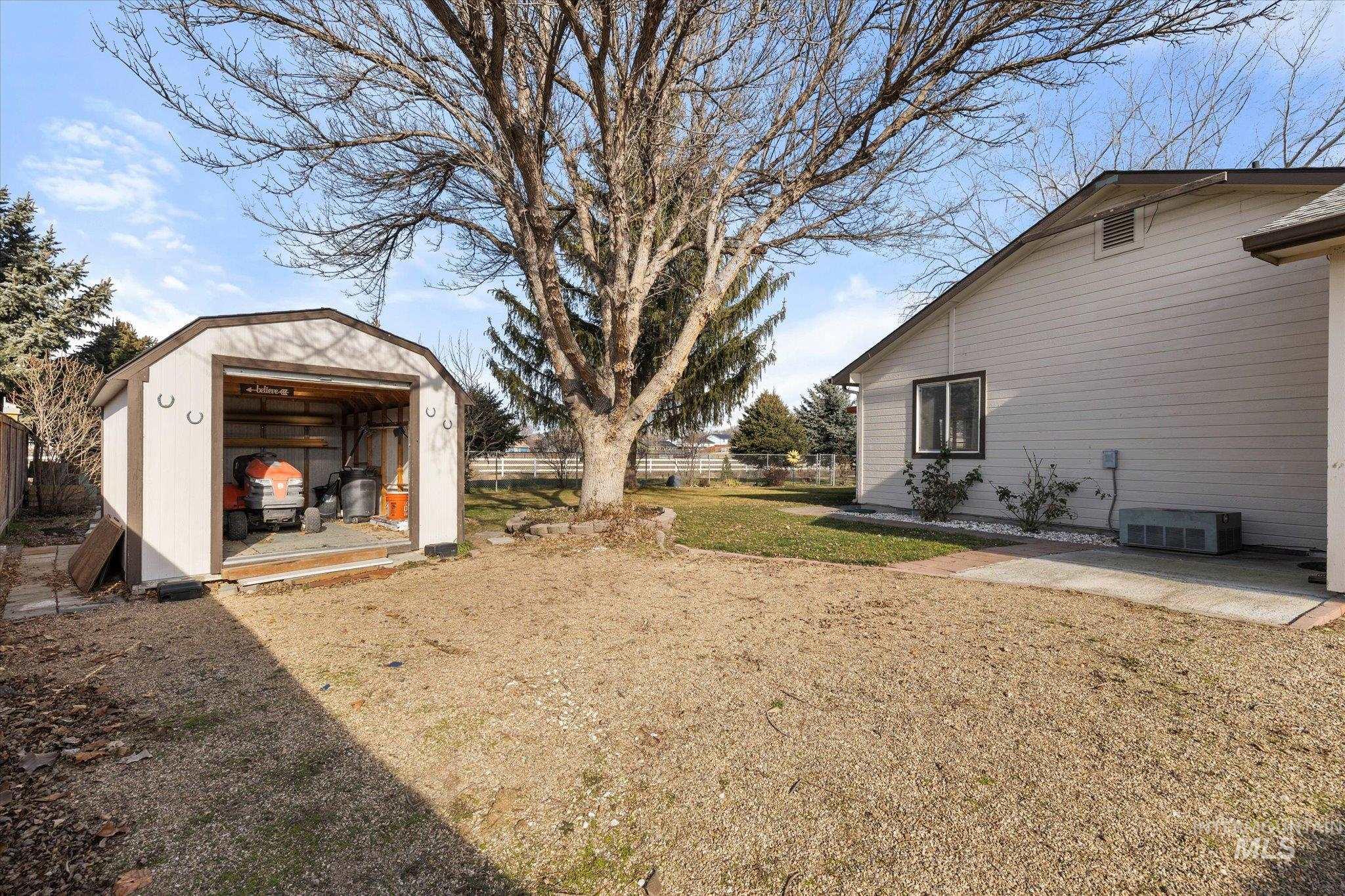 2700 E Iowa Ave, Nampa, Idaho 83686-7184, 3 Bedrooms, 2 Bathrooms, Residential For Sale, Price $359,000,MLS 98973929