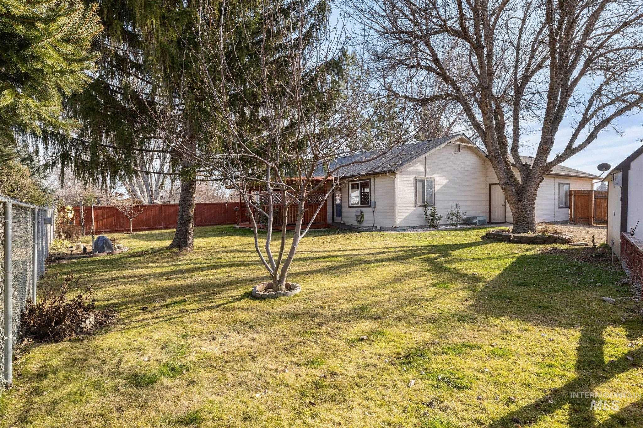 2700 E Iowa Ave, Nampa, Idaho 83686-7184, 3 Bedrooms, 2 Bathrooms, Residential For Sale, Price $359,000,MLS 98973929