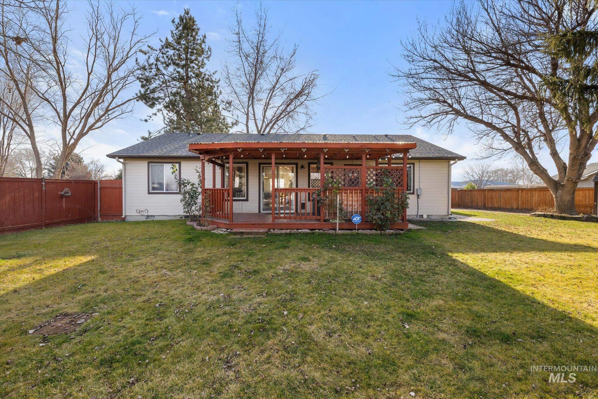 2700 E Iowa Ave, Nampa, Idaho 83686-7184, 3 Bedrooms, 2 Bathrooms, Residential For Sale, Price $359,000,MLS 98973929