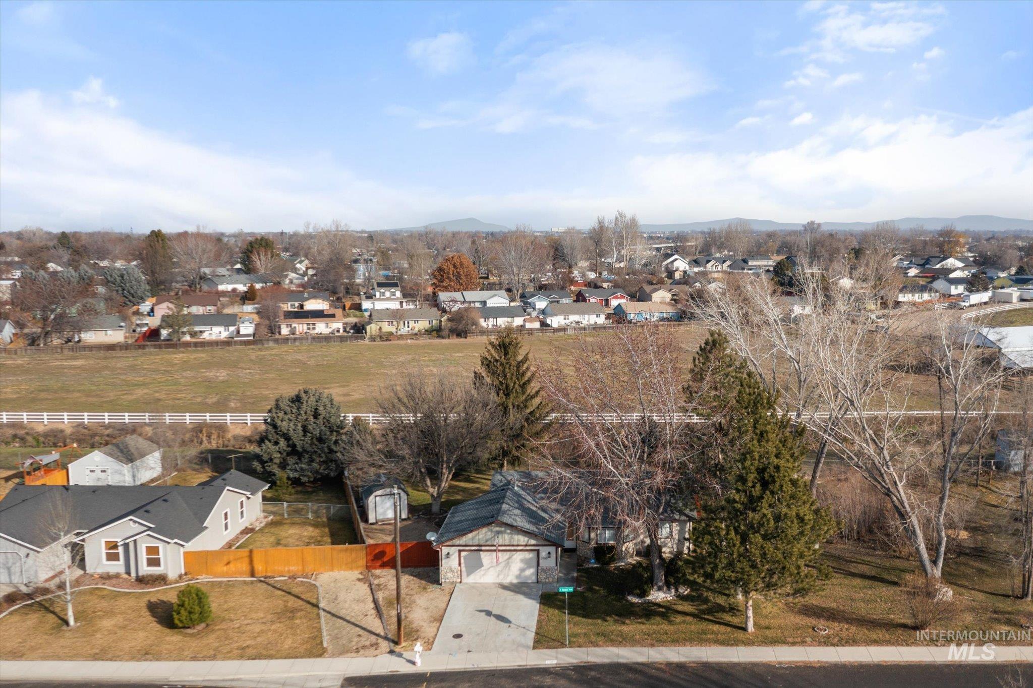 2700 E Iowa Ave, Nampa, Idaho 83686-7184, 3 Bedrooms, 2 Bathrooms, Residential For Sale, Price $359,000,MLS 98973929