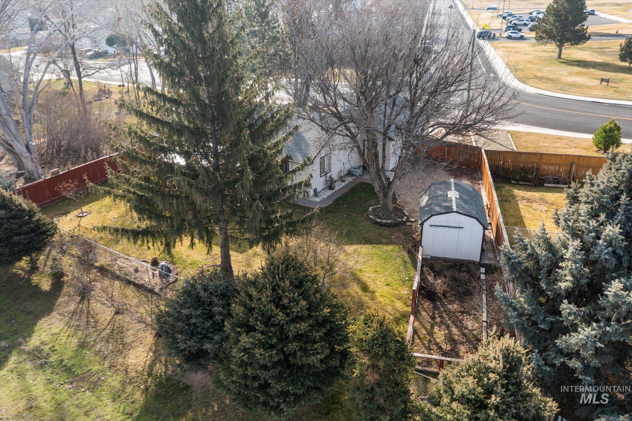 2700 E Iowa Ave, Nampa, Idaho 83686-7184, 3 Bedrooms, 2 Bathrooms, Residential For Sale, Price $359,000,MLS 98973929