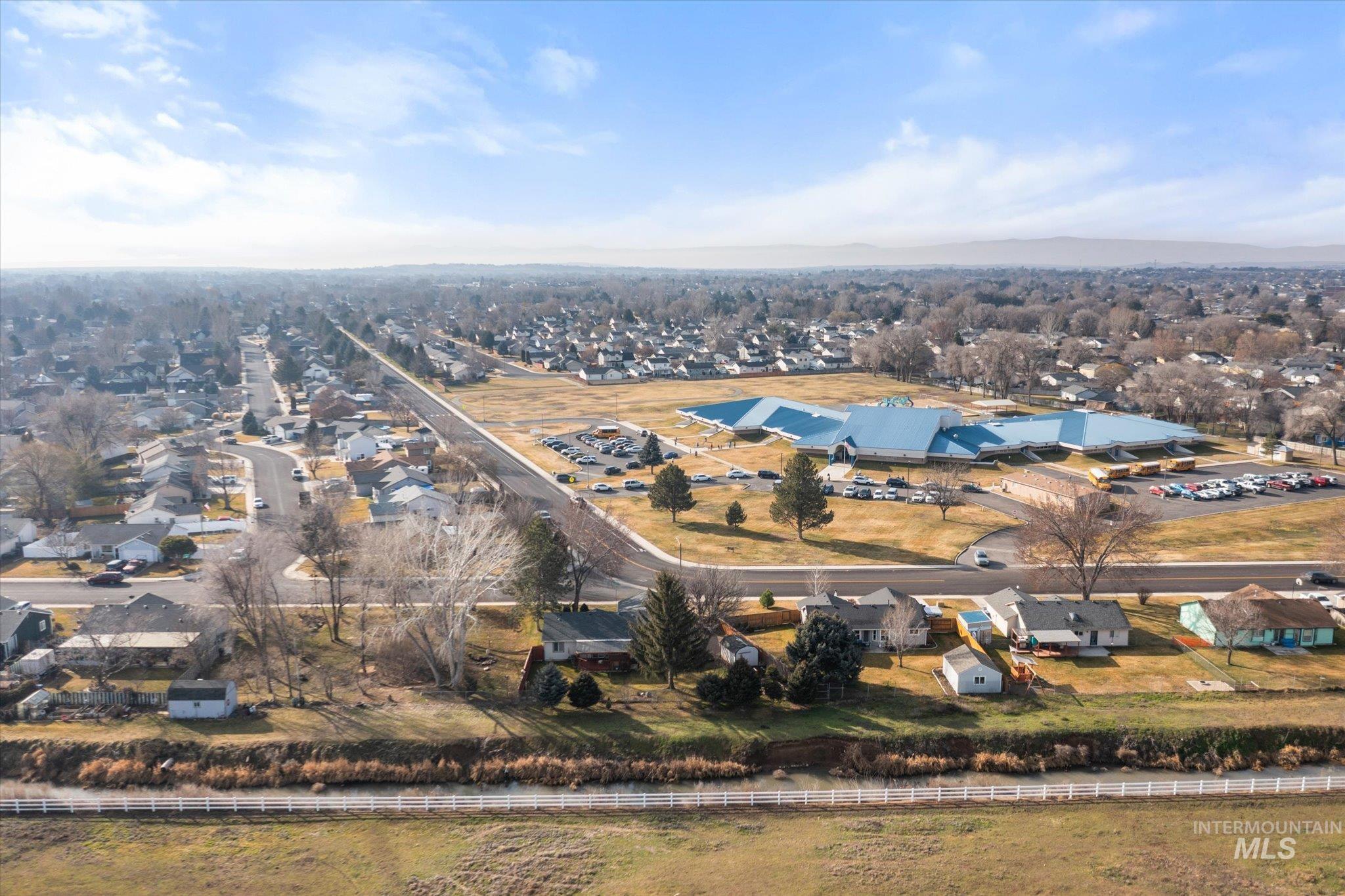 2700 E Iowa Ave, Nampa, Idaho 83686-7184, 3 Bedrooms, 2 Bathrooms, Residential For Sale, Price $359,000,MLS 98973929