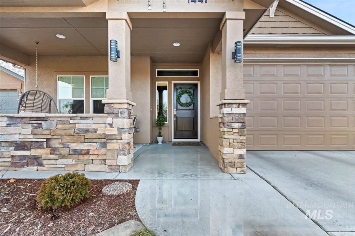 1447 W Arch Rock St, Meridian, Idaho 83646, 3 Bedrooms, 2 Bathrooms, Residential For Sale, Price $488,850,MLS 98973930
