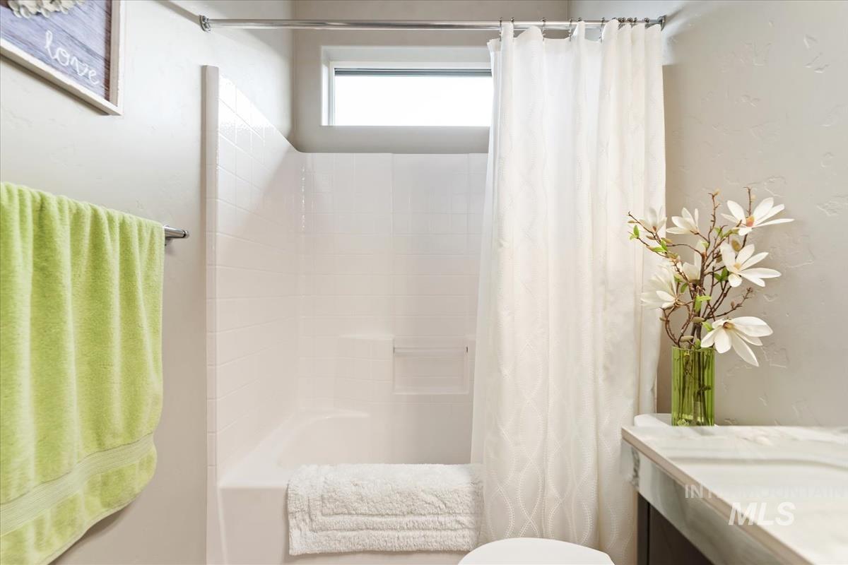 1447 W Arch Rock St, Meridian, Idaho 83646, 3 Bedrooms, 2 Bathrooms, Residential For Sale, Price $488,850,MLS 98973930