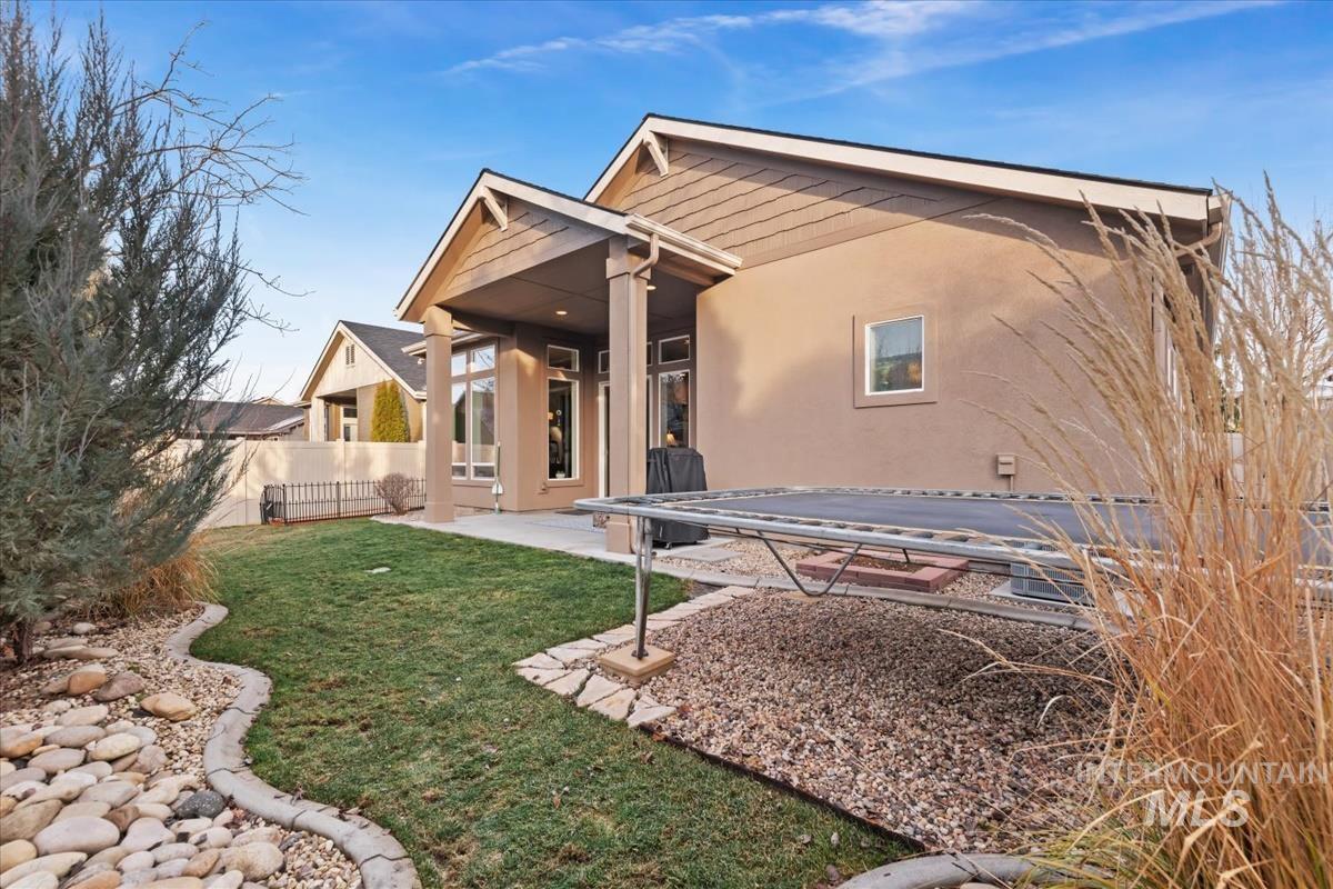 1447 W Arch Rock St, Meridian, Idaho 83646, 3 Bedrooms, 2 Bathrooms, Residential For Sale, Price $488,850,MLS 98973930