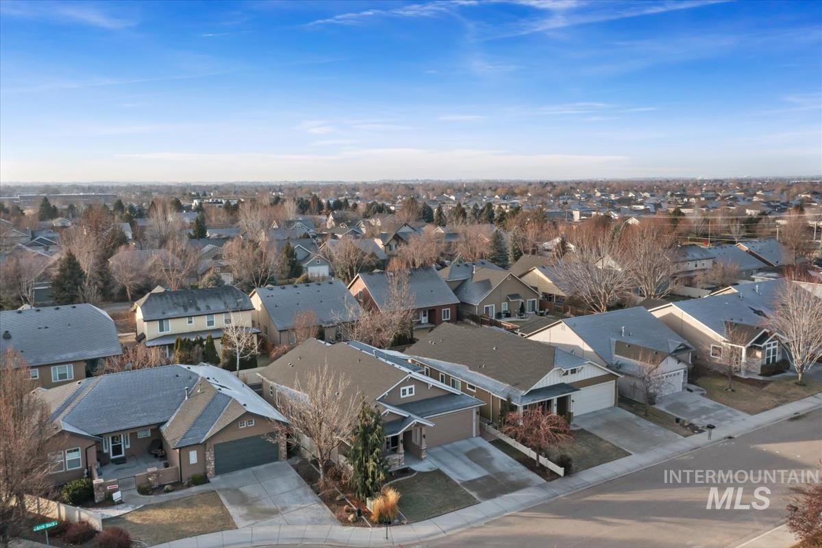 1447 W Arch Rock St, Meridian, Idaho 83646, 3 Bedrooms, 2 Bathrooms, Residential For Sale, Price $488,850,MLS 98973930