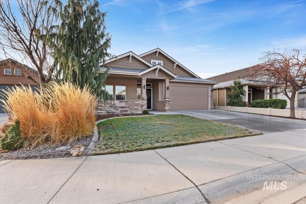 1447 W Arch Rock St, Meridian, Idaho 83646, 3 Bedrooms, 2 Bathrooms, Residential For Sale, Price $488,850,MLS 98973930