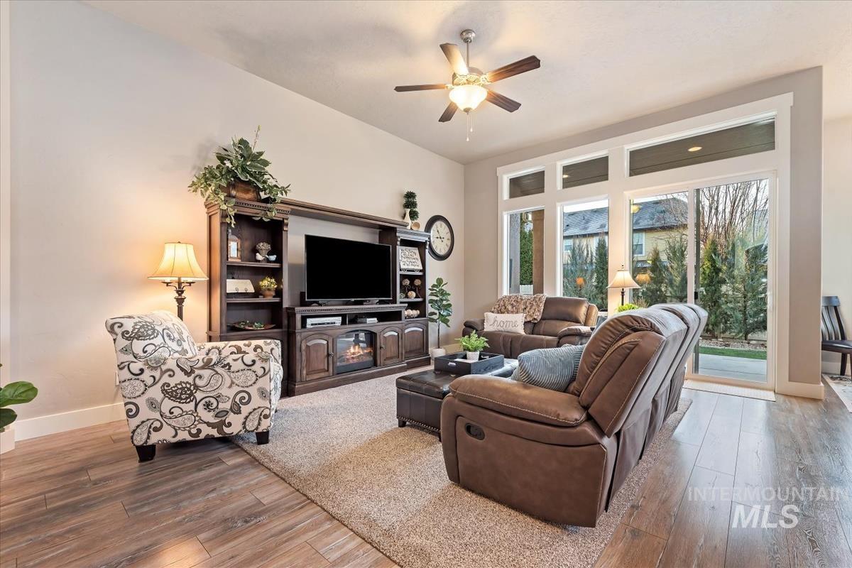 1447 W Arch Rock St, Meridian, Idaho 83646, 3 Bedrooms, 2 Bathrooms, Residential For Sale, Price $488,850,MLS 98973930