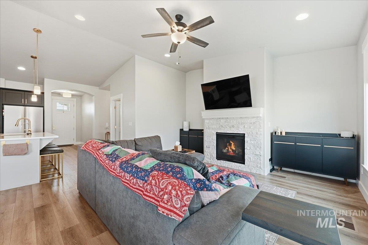 305 Tiffany Rose Way, Wilder, Idaho 83676, 4 Bedrooms, 2 Bathrooms, Residential For Sale, Price $419,990, 98973935