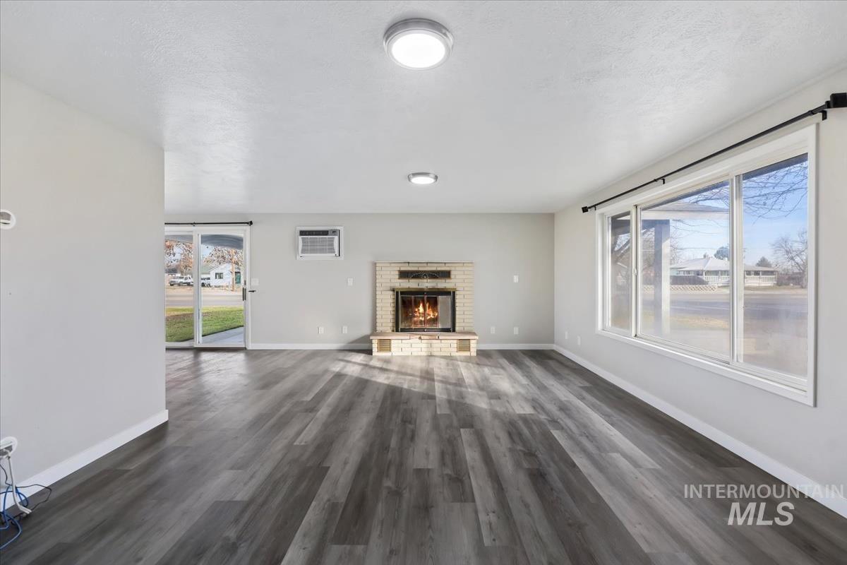 815 Ayers Ave, Fruitland, Idaho 83619, 3 Bedrooms, 1 Bathroom, Residential For Sale, Price $299,900,MLS 98973938