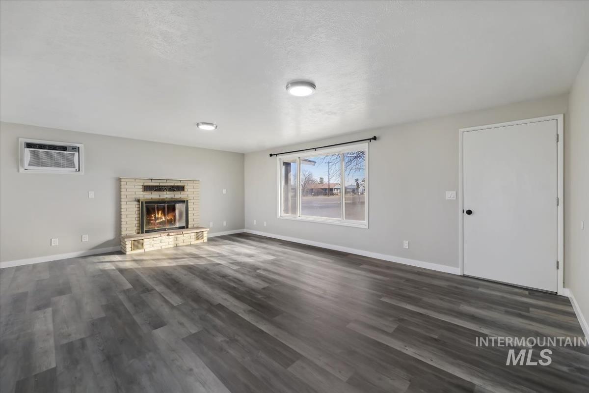 815 Ayers Ave, Fruitland, Idaho 83619, 3 Bedrooms, 1 Bathroom, Residential For Sale, Price $299,900,MLS 98973938