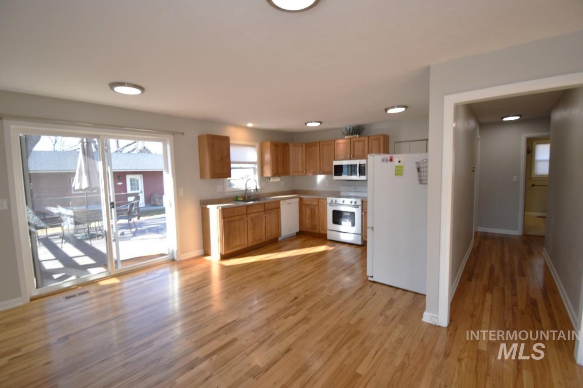 1327 S Leadville Ave, Boise, Idaho 83706, 2 Bedrooms, 1 Bathroom, Rental For Rent, Price $2,150,MLS 98973939