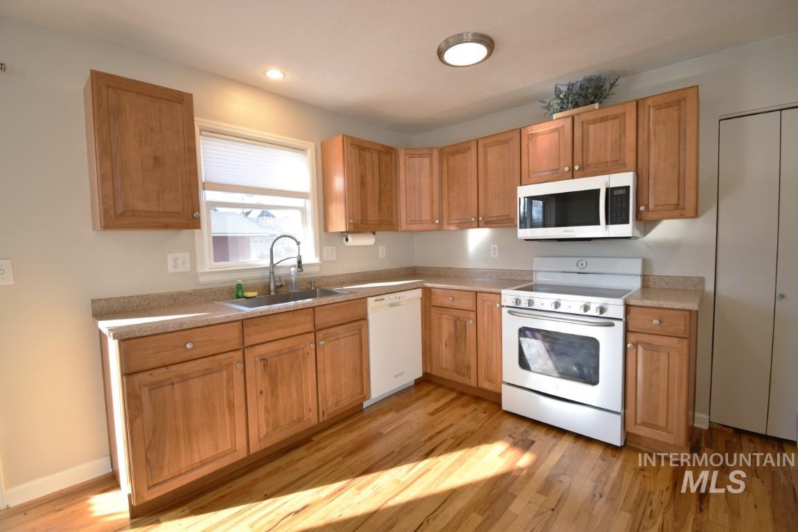 1327 S Leadville Ave, Boise, Idaho 83706, 2 Bedrooms, 1 Bathroom, Rental For Rent, Price $2,150,MLS 98973939