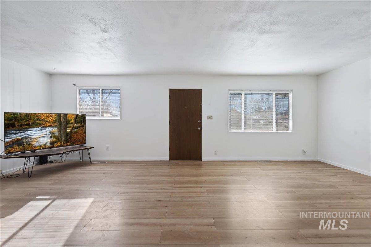 916 E Liberty Street, Weiser, Idaho 83672, 2 Bedrooms, 1 Bathroom, Residential For Sale, Price $249,999,MLS 98973940