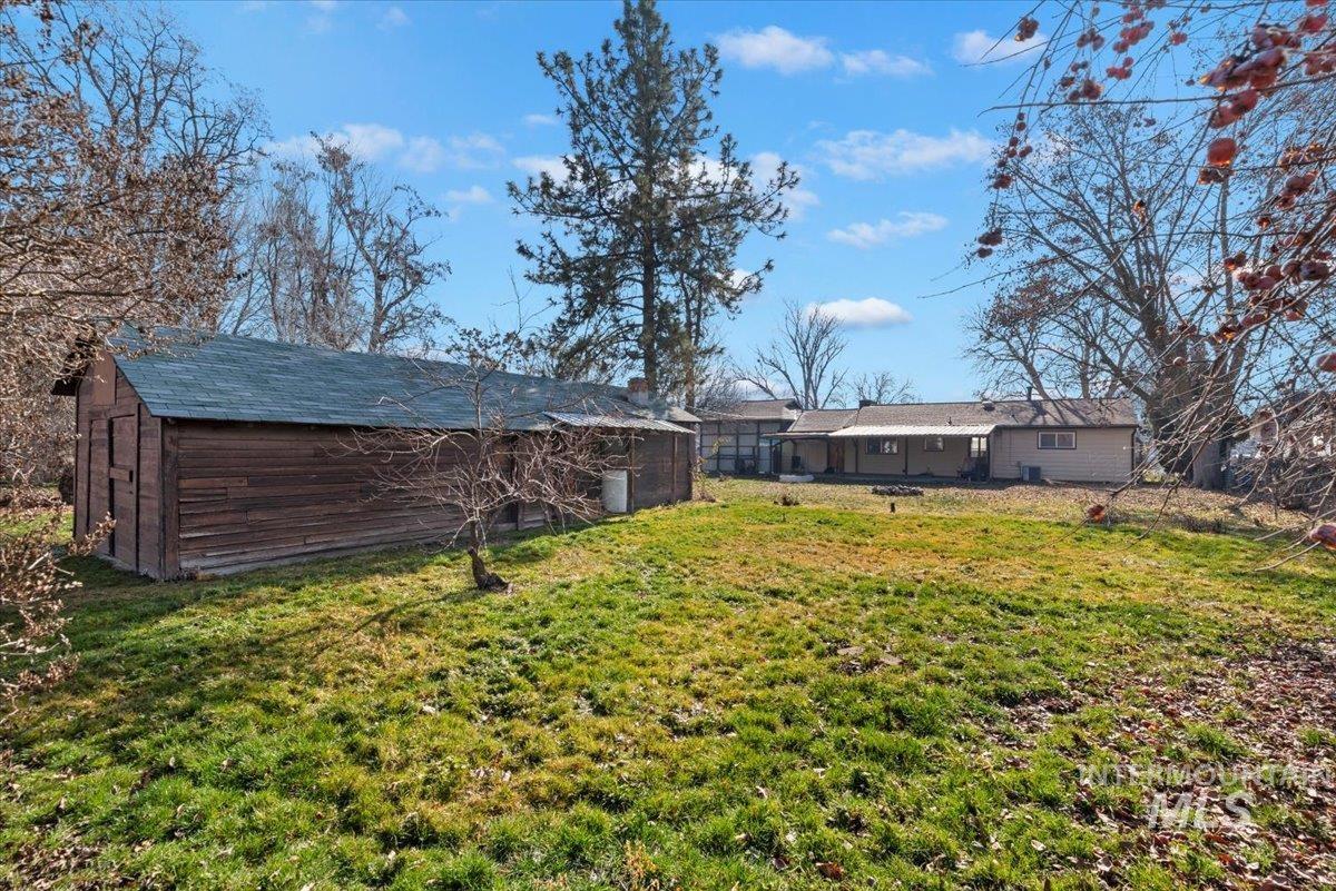 916 E Liberty Street, Weiser, Idaho 83672, 2 Bedrooms, 1 Bathroom, Residential For Sale, Price $249,999,MLS 98973940