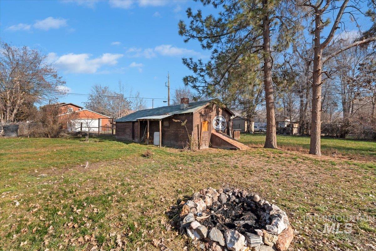 916 E Liberty Street, Weiser, Idaho 83672, 2 Bedrooms, 1 Bathroom, Residential For Sale, Price $249,999,MLS 98973940