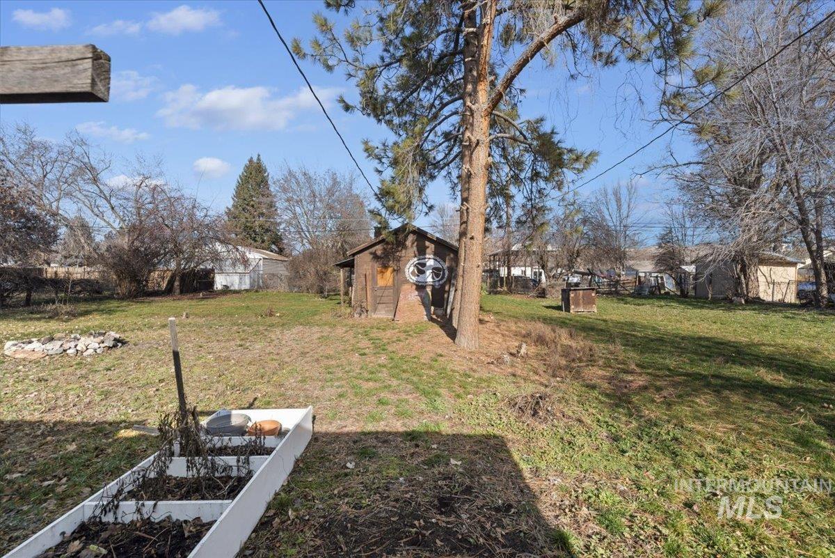 916 E Liberty Street, Weiser, Idaho 83672, 2 Bedrooms, 1 Bathroom, Residential For Sale, Price $249,999,MLS 98973940