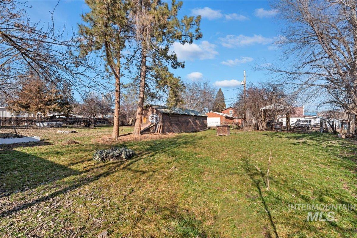 916 E Liberty Street, Weiser, Idaho 83672, 2 Bedrooms, 1 Bathroom, Residential For Sale, Price $249,999,MLS 98973940